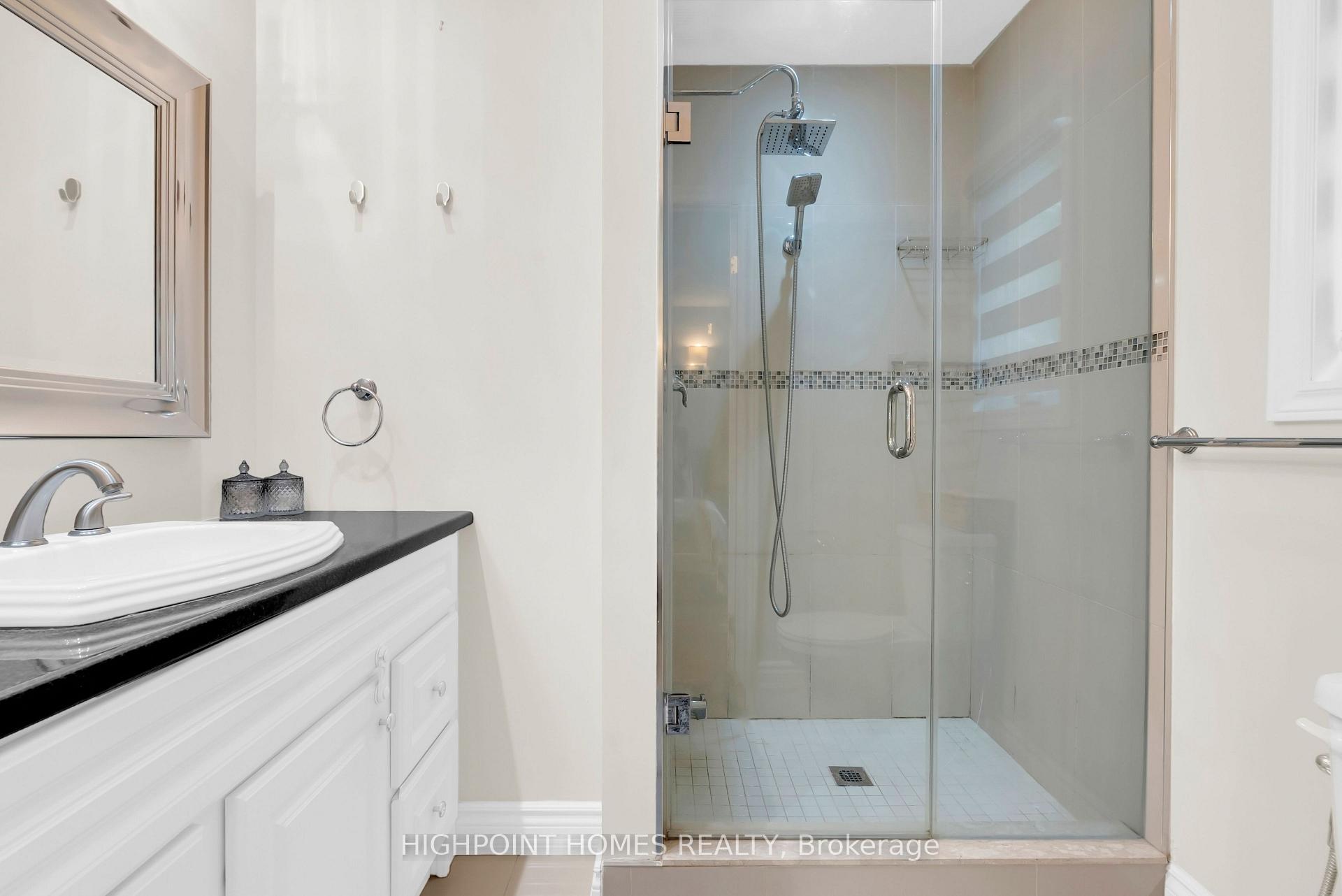 Photo 23 of 3052 Victory Crescent, Mississauga, Malton — HOMEH