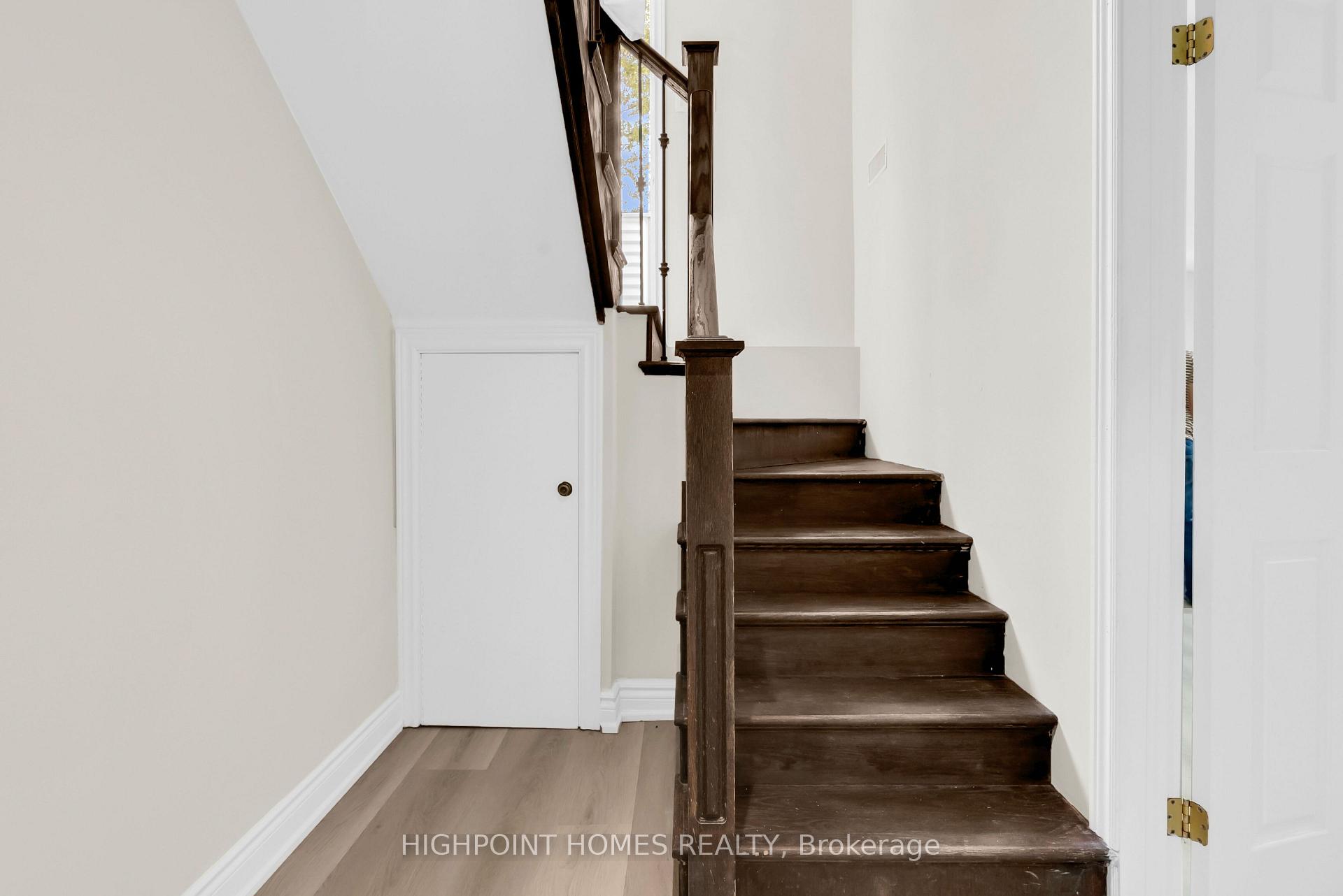 Photo 31 of 3052 Victory Crescent, Mississauga, Malton — HOMEH