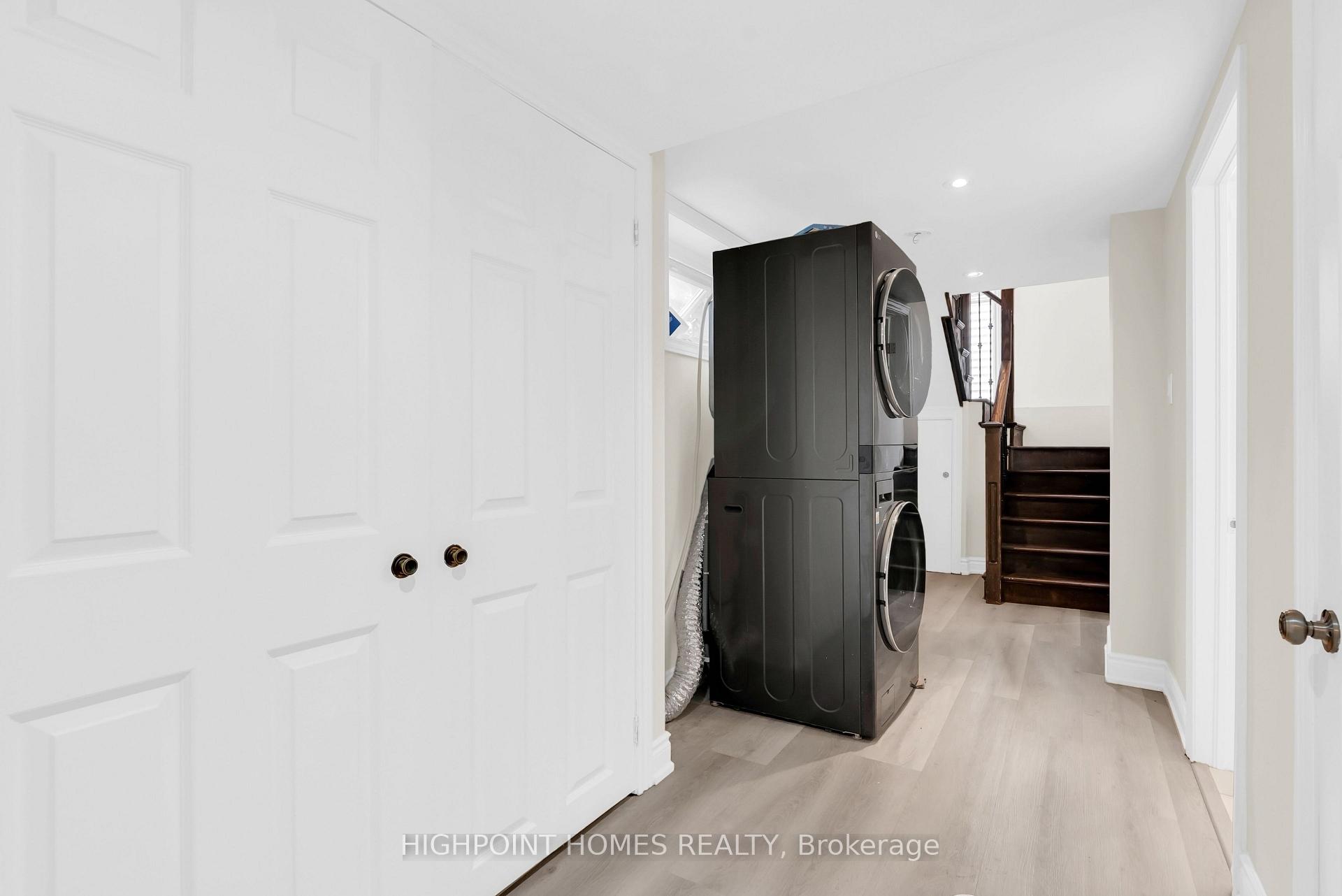 Photo 32 of 3052 Victory Crescent, Mississauga, Malton — HOMEH