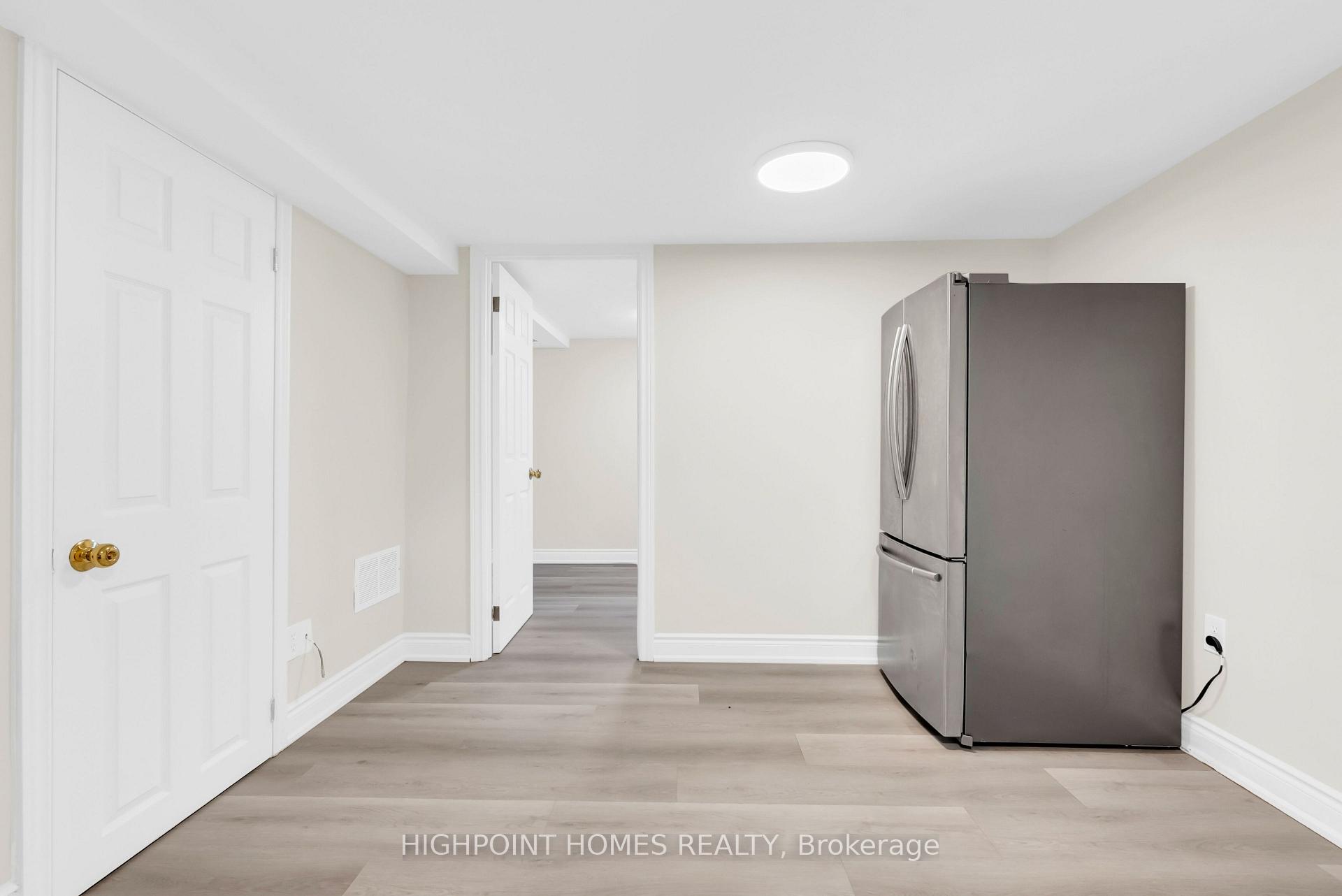 Photo 36 of 3052 Victory Crescent, Mississauga, Malton — HOMEH