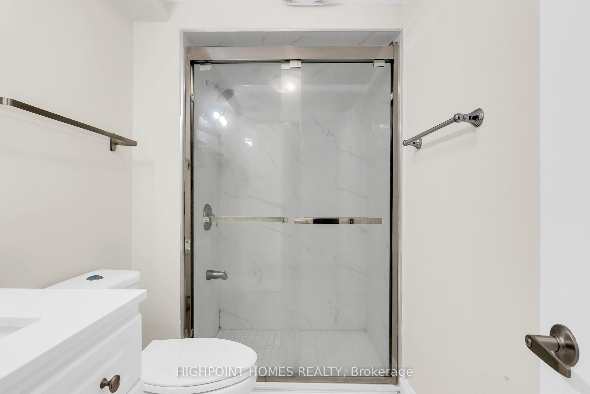 Photo 40 of 3052 Victory Crescent, Mississauga, Malton — HOMEH