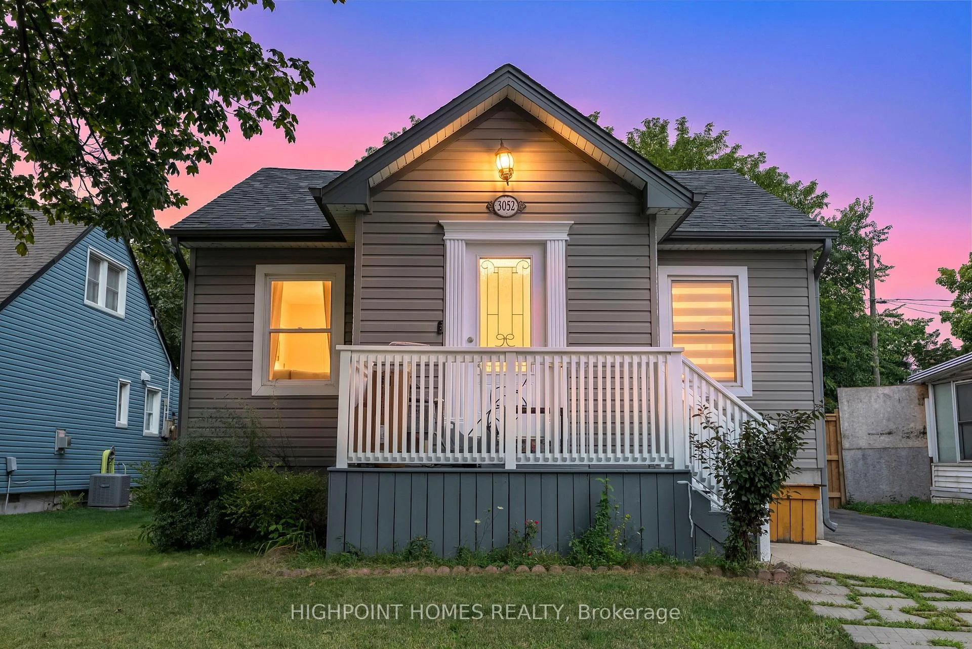 Photo 2 of 3052 Victory Crescent, Mississauga, Malton — HOMEH