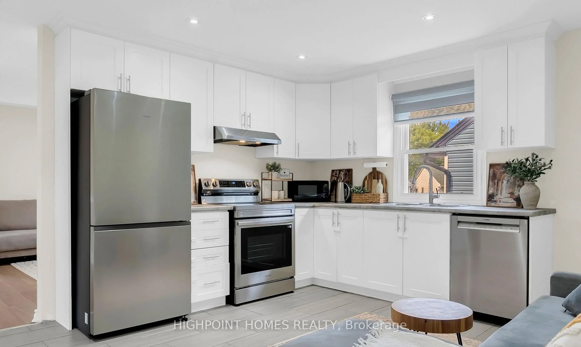 Photo 19 of 3052 Victory Crescent, Mississauga, Malton — HOMEH