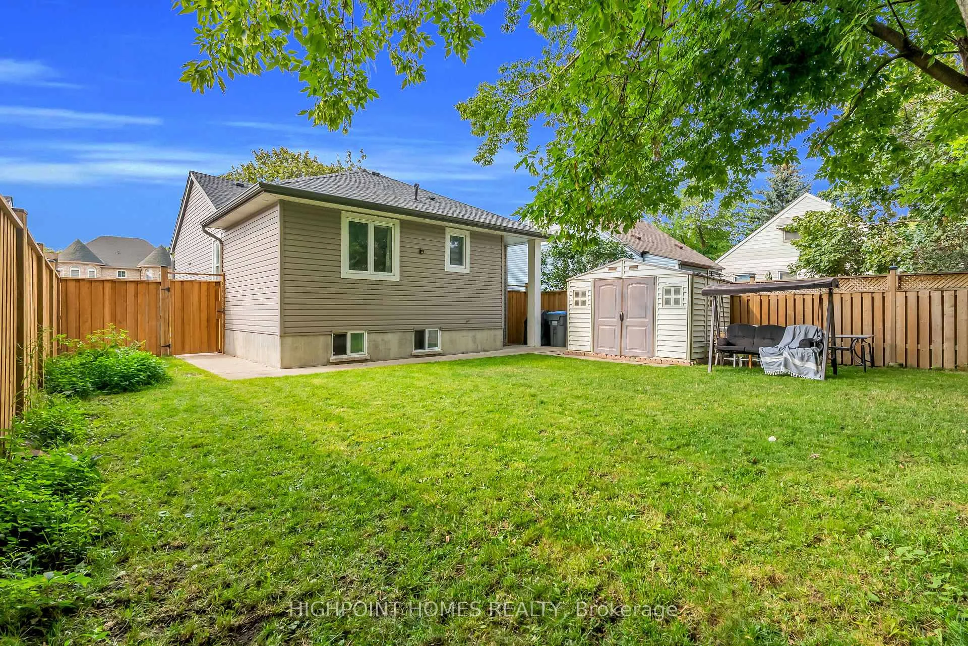 Photo 48 of 3052 Victory Crescent, Mississauga, Malton — HOMEH
