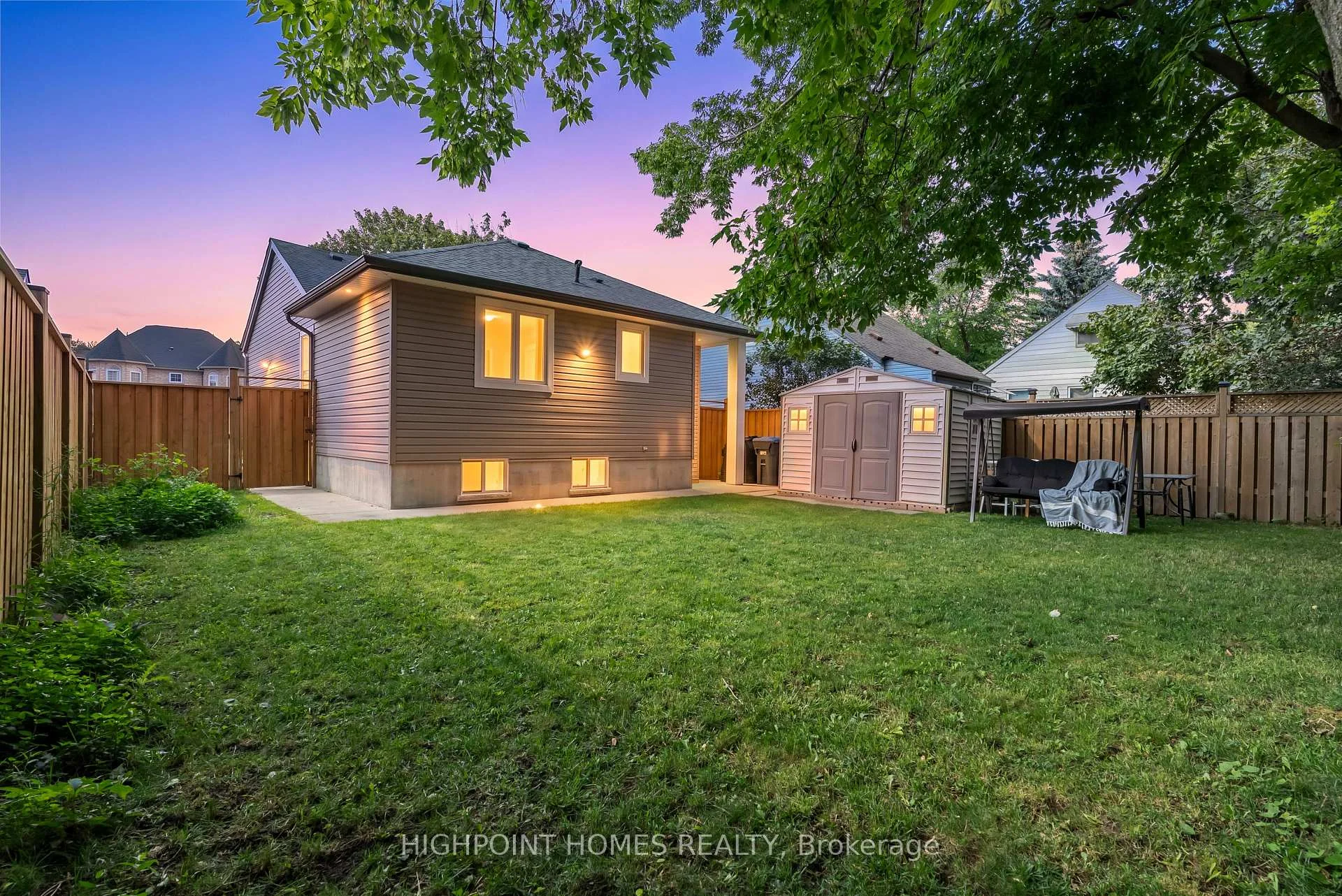 Photo 51 of 3052 Victory Crescent, Mississauga, Malton — HOMEH