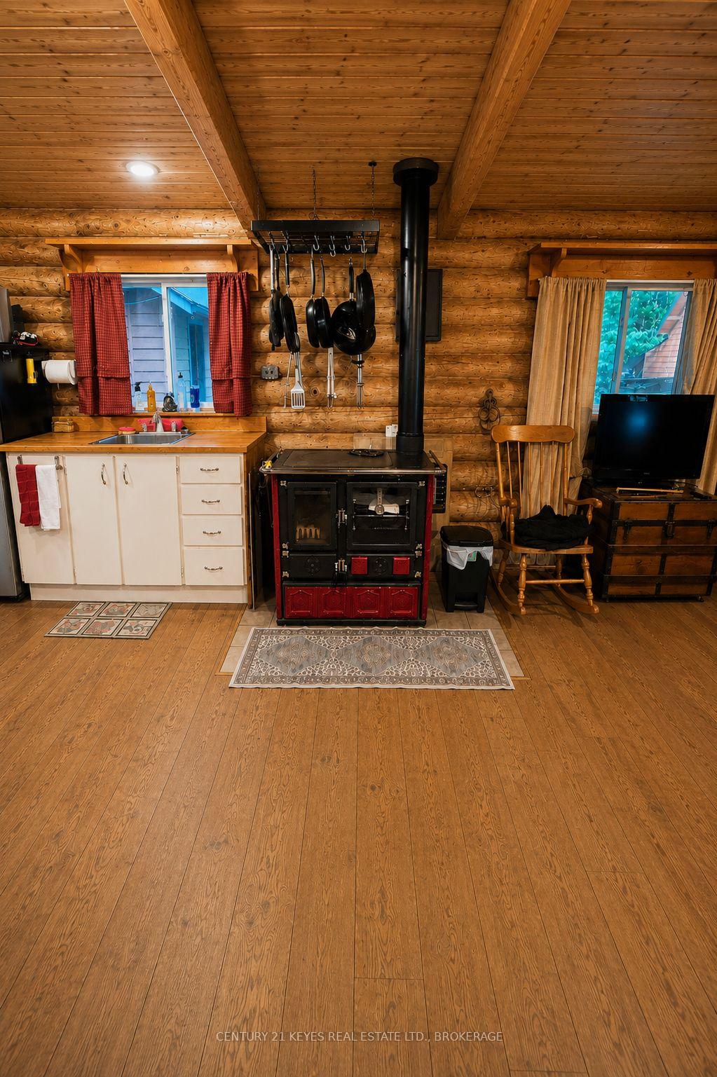 Photo 6 of 1010 Lakefront Circle, Frontenac, Frontenac Centre — HOMEH