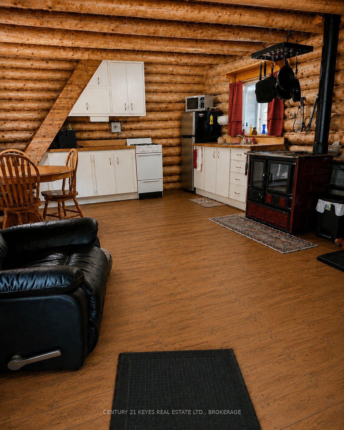 Photo 7 of 1010 Lakefront Circle, Frontenac, Frontenac Centre — HOMEH
