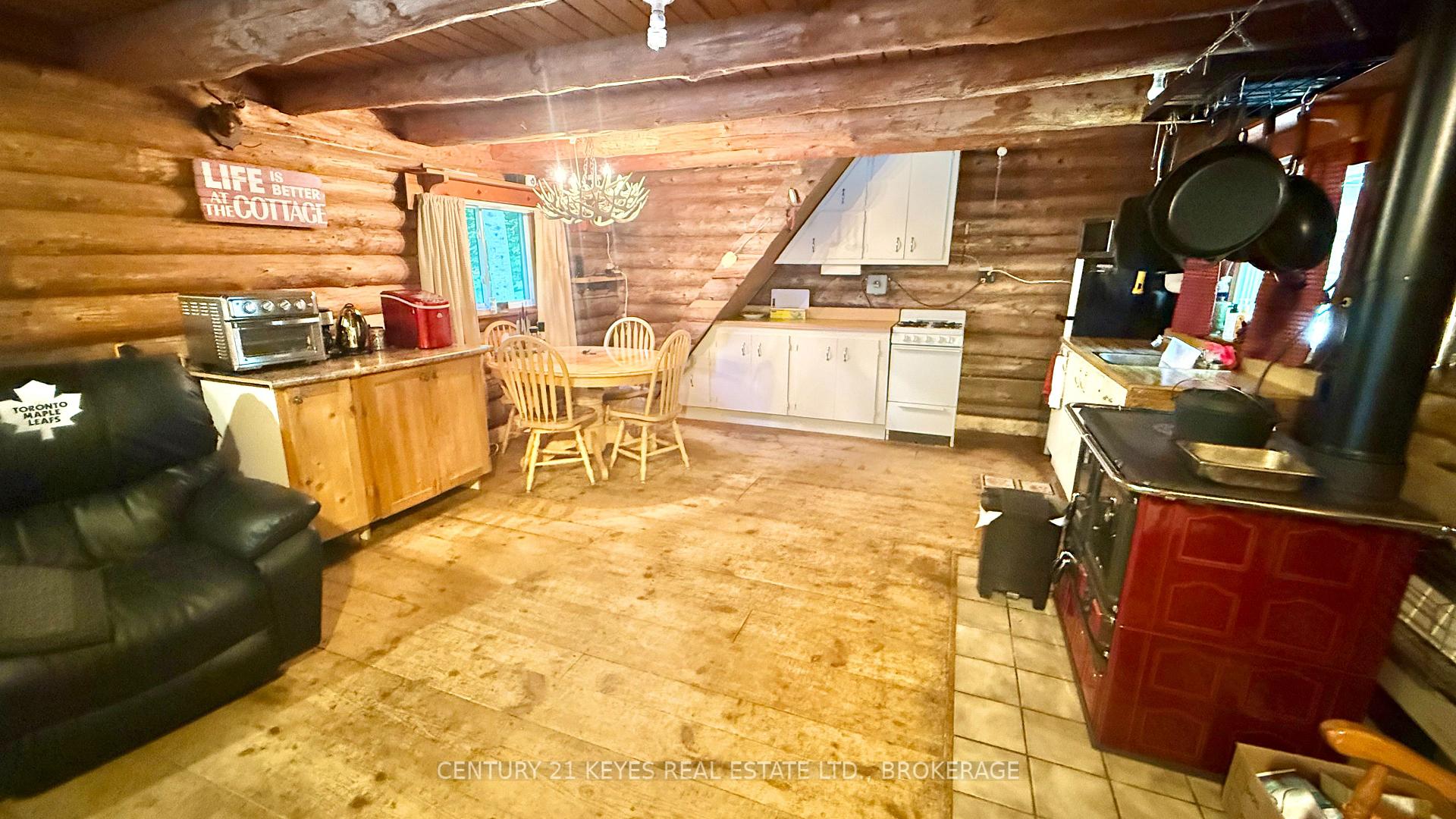 Photo 8 of 1010 Lakefront Circle, Frontenac, Frontenac Centre — HOMEH