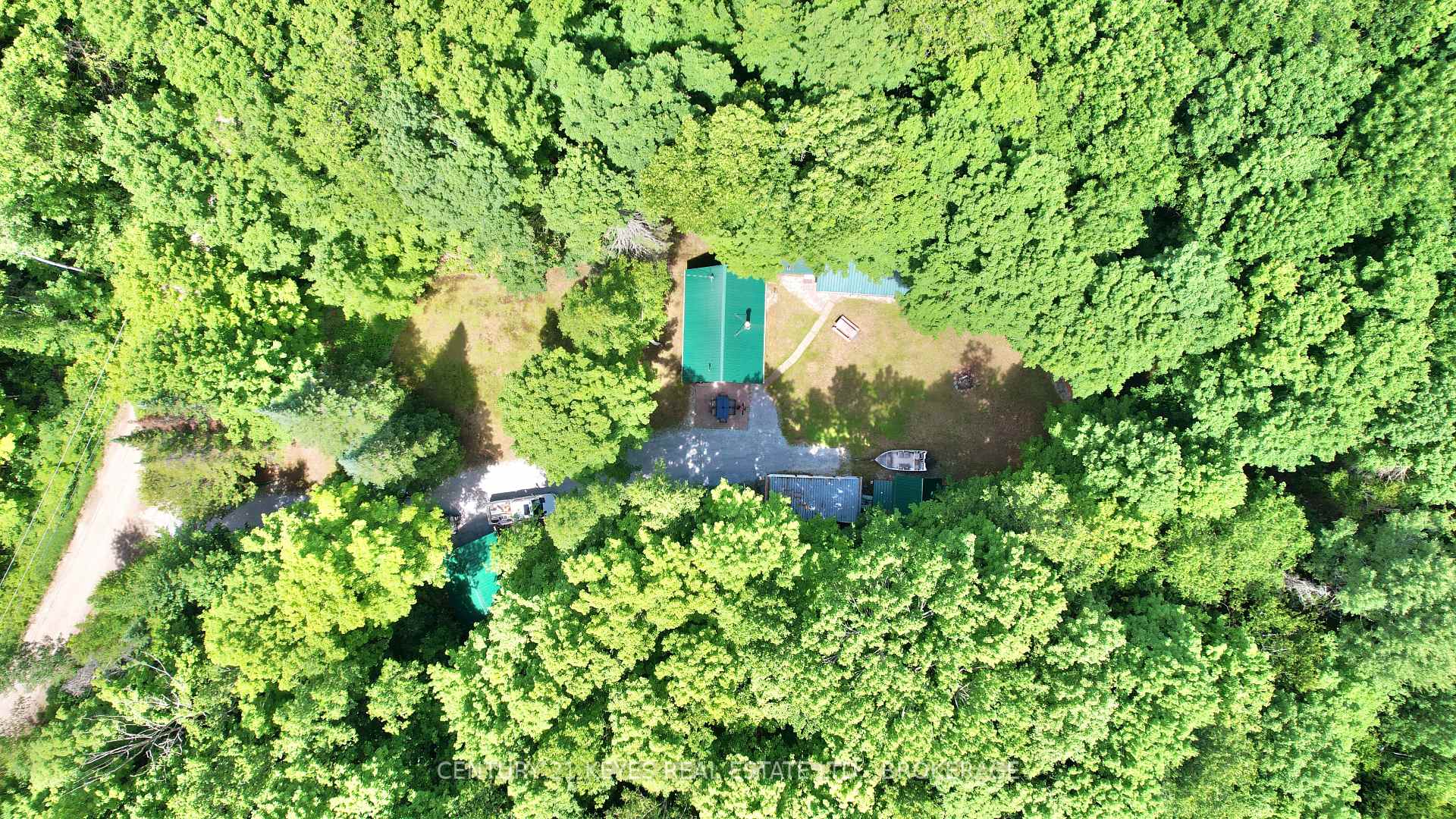 Photo 33 of 1010 Lakefront Circle, Frontenac, Frontenac Centre — HOMEH