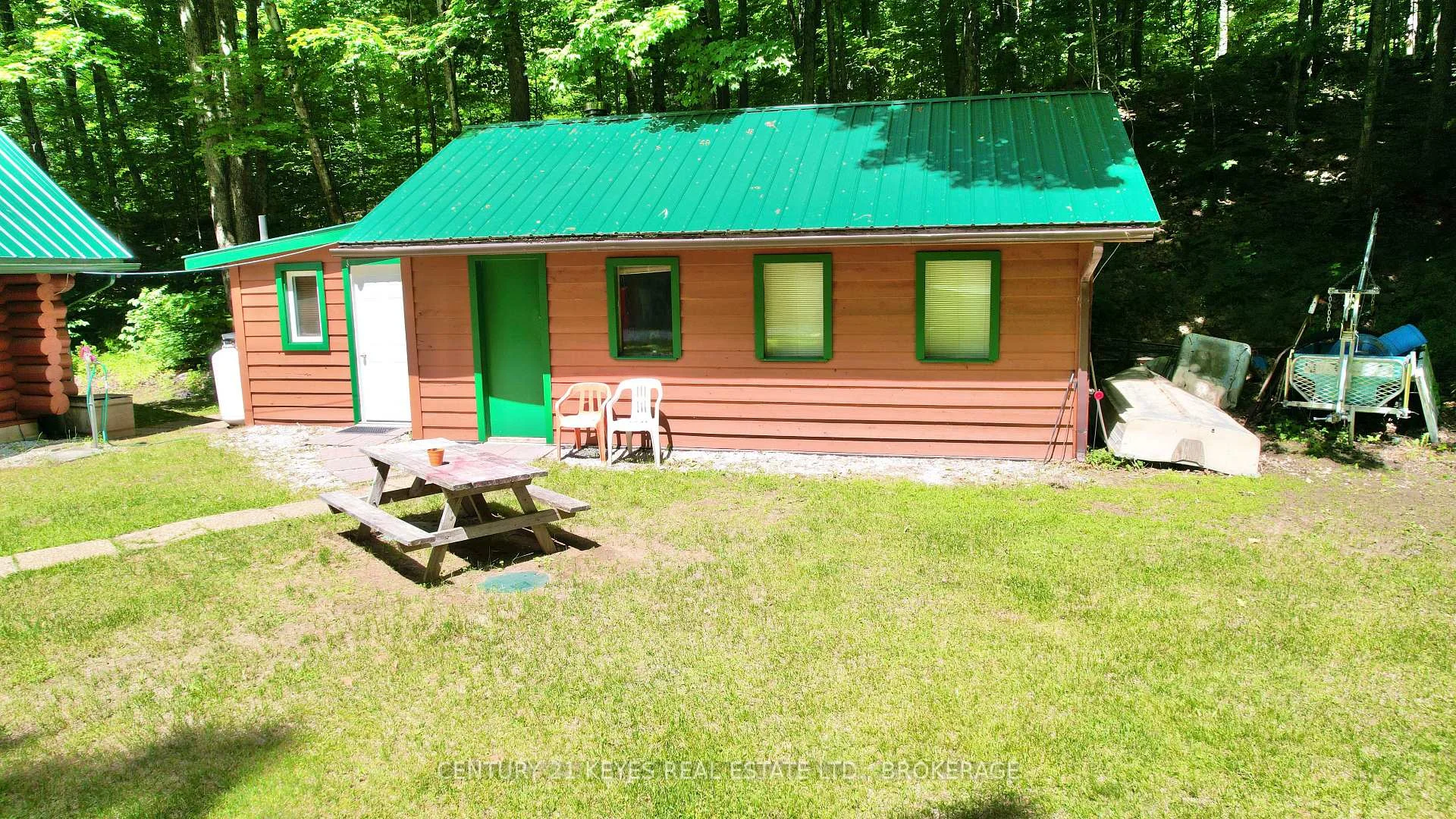 Photo 14 of 1010 Lakefront Circle, Frontenac, Frontenac Centre — HOMEH