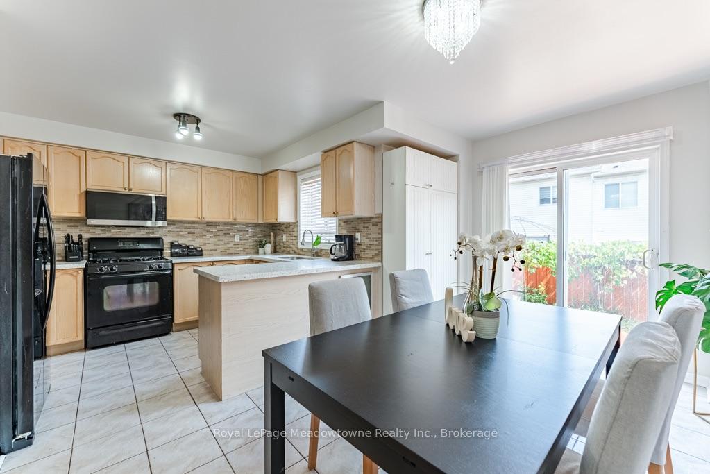 Photo 10 of 166 Panton Trail, Milton, Dempsey — HOMEH