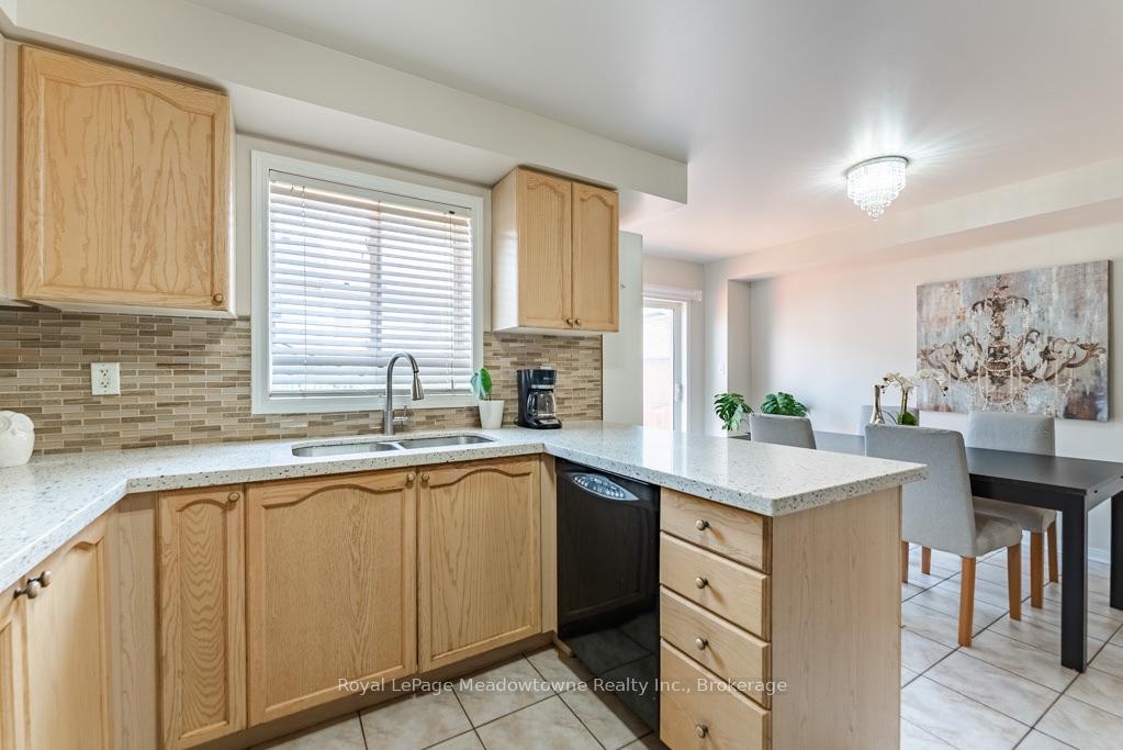 Photo 16 of 166 Panton Trail, Milton, Dempsey — HOMEH