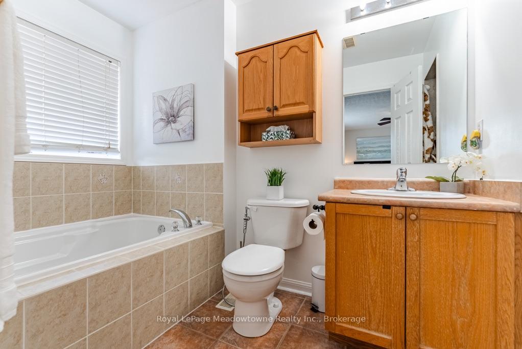 Photo 21 of 166 Panton Trail, Milton, Dempsey — HOMEH