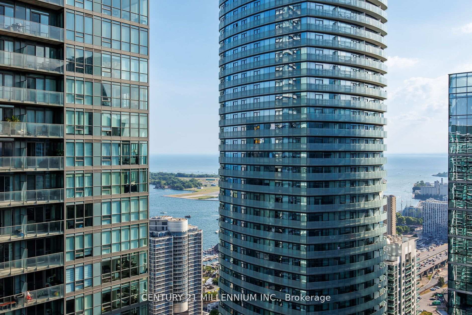 Photo 12 of Unit 4503, 65 Bremner Boulevard W, Toronto, Waterfront Communities — HOMEH