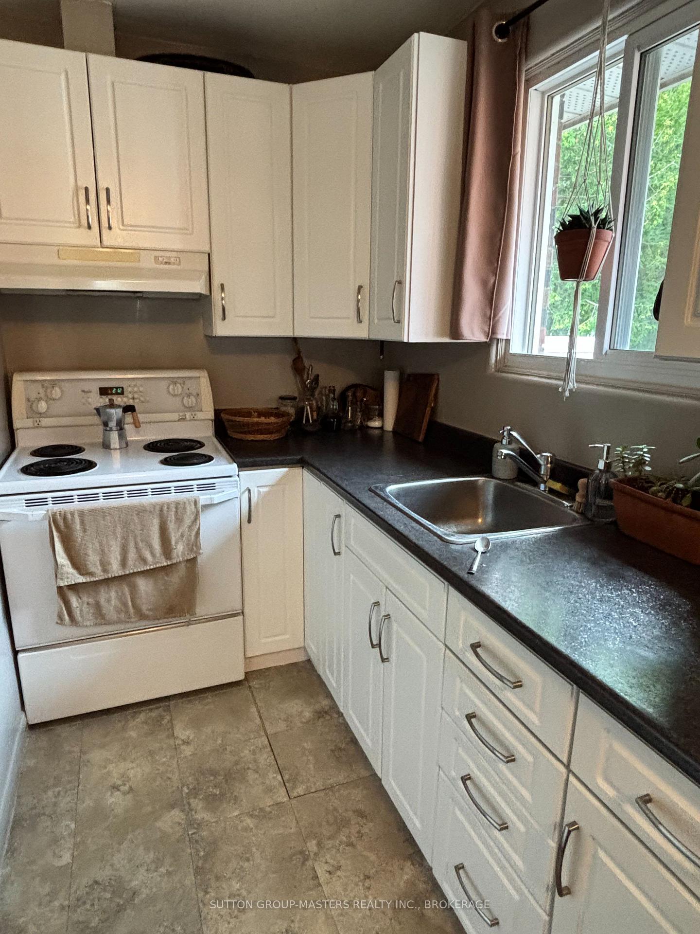 Photo 11 of 476 Albert Street, Kingston, Central City East — HOMEH
