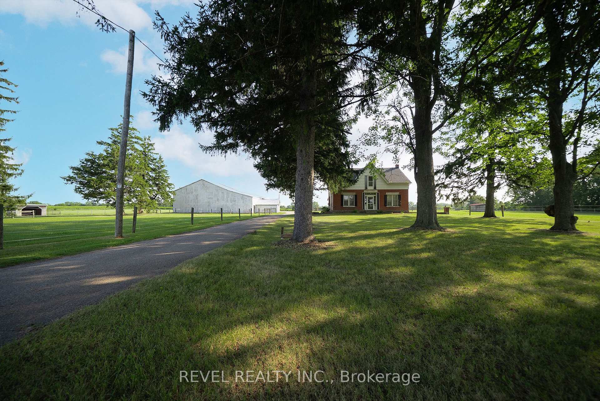 Photo 2 of 413 Ellis Avenue, Brant, Brantford Twp — HOMEH