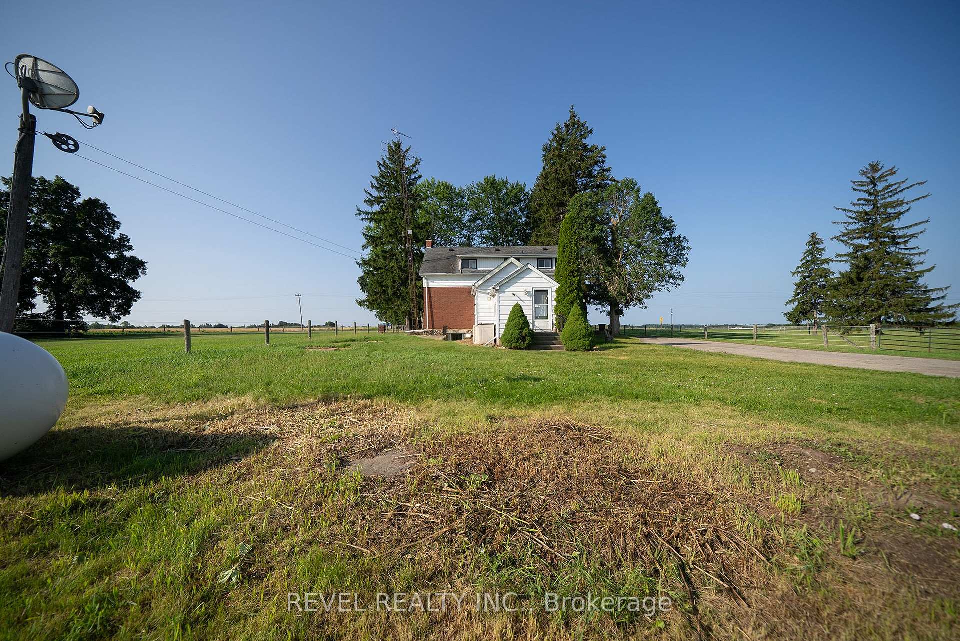 Photo 4 of 413 Ellis Avenue, Brant, Brantford Twp — HOMEH