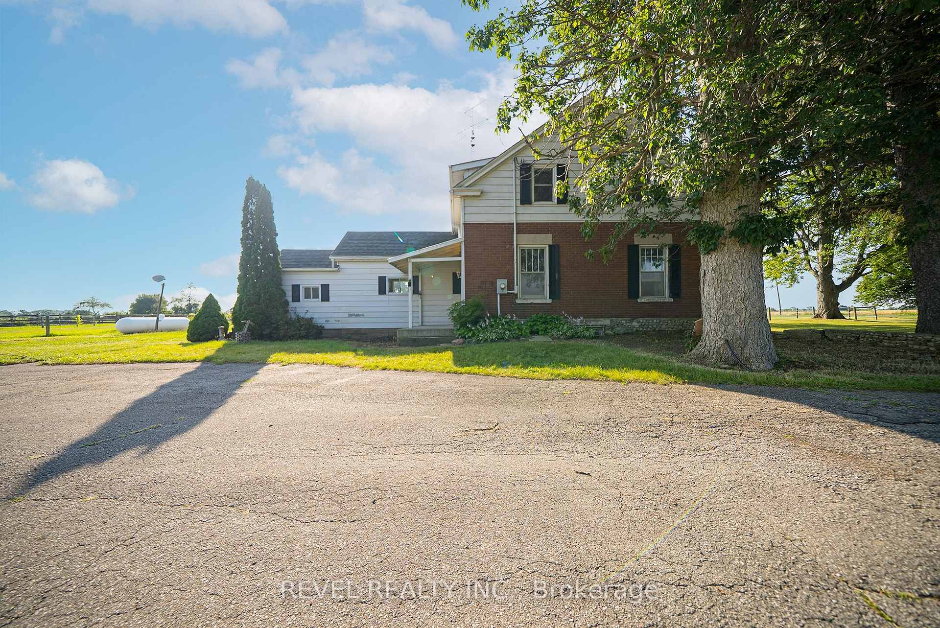 Photo 5 of 413 Ellis Avenue, Brant, Brantford Twp — HOMEH