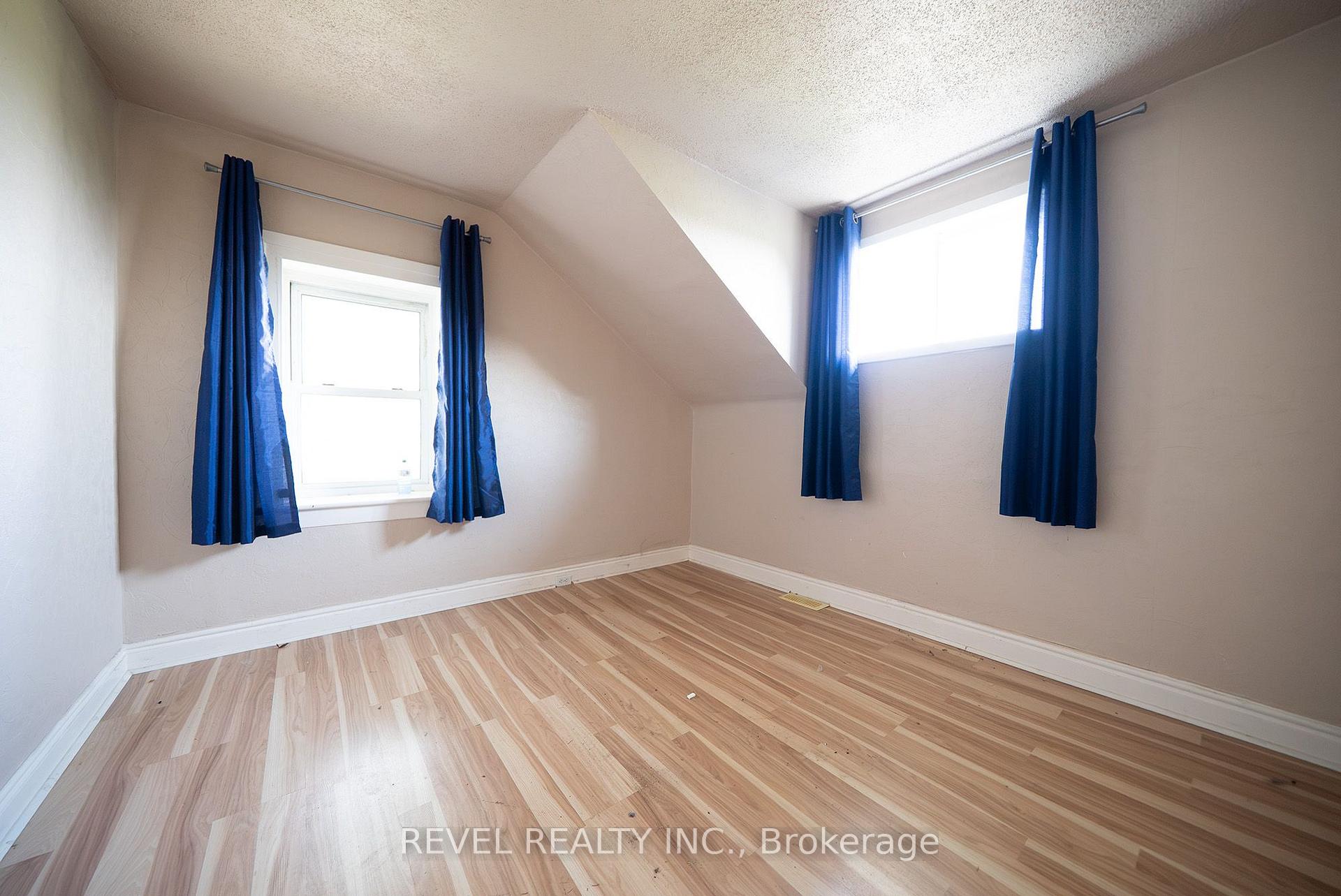 Photo 20 of 413 Ellis Avenue, Brant, Brantford Twp — HOMEH