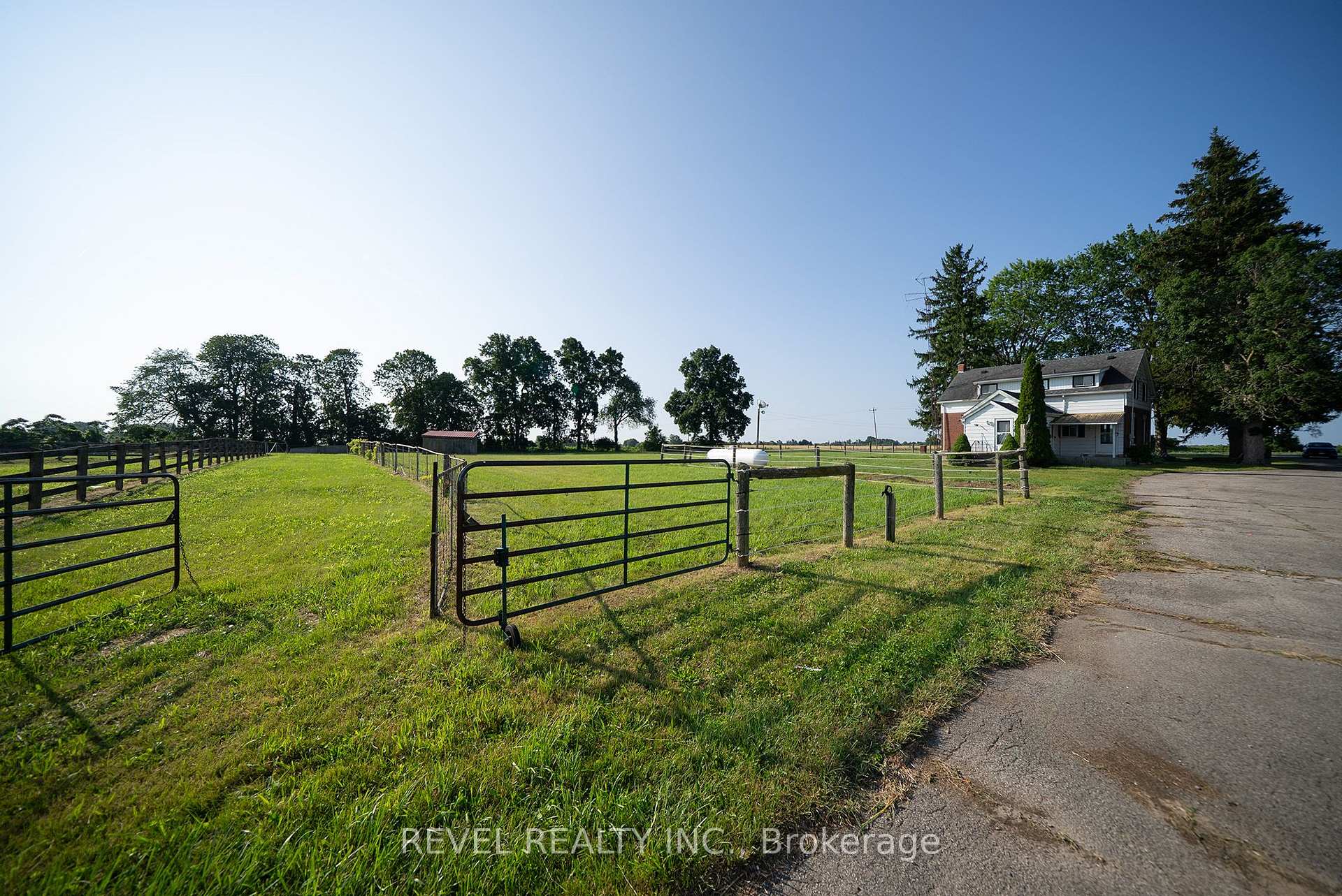 Photo 21 of 413 Ellis Avenue, Brant, Brantford Twp — HOMEH