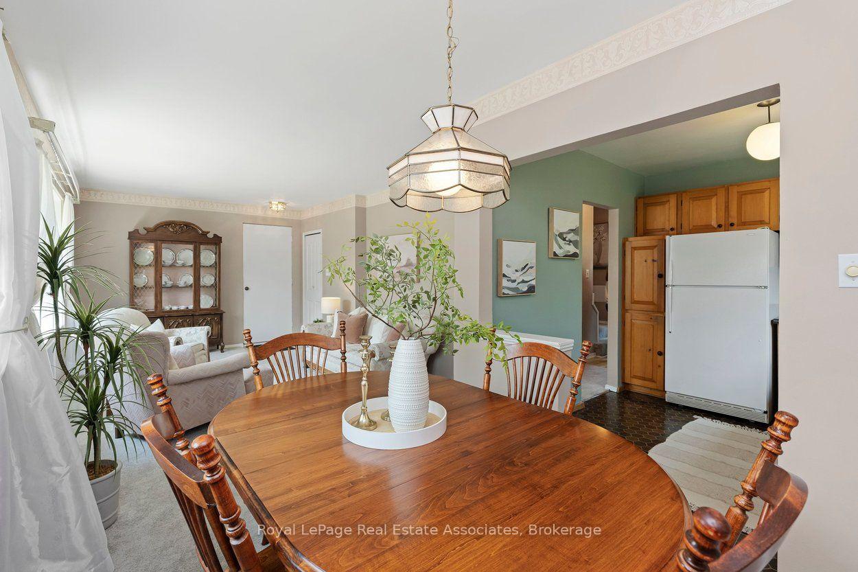 Photo 10 of 64 McIntyre Crescent, Halton Hills, Georgetown — HOMEH