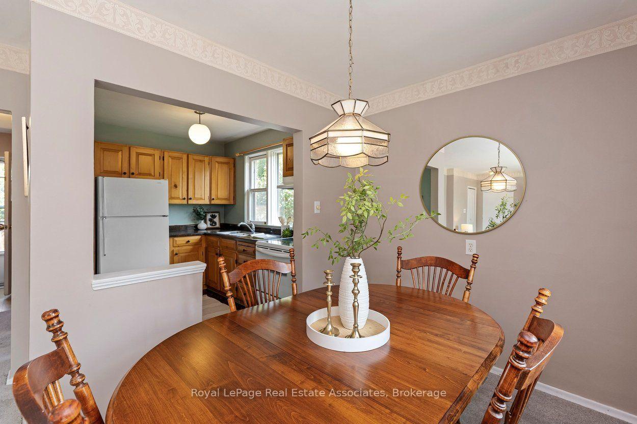 Photo 11 of 64 McIntyre Crescent, Halton Hills, Georgetown — HOMEH
