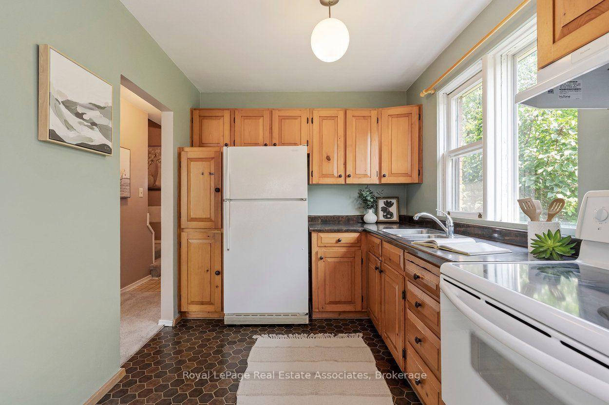 Photo 14 of 64 McIntyre Crescent, Halton Hills, Georgetown — HOMEH