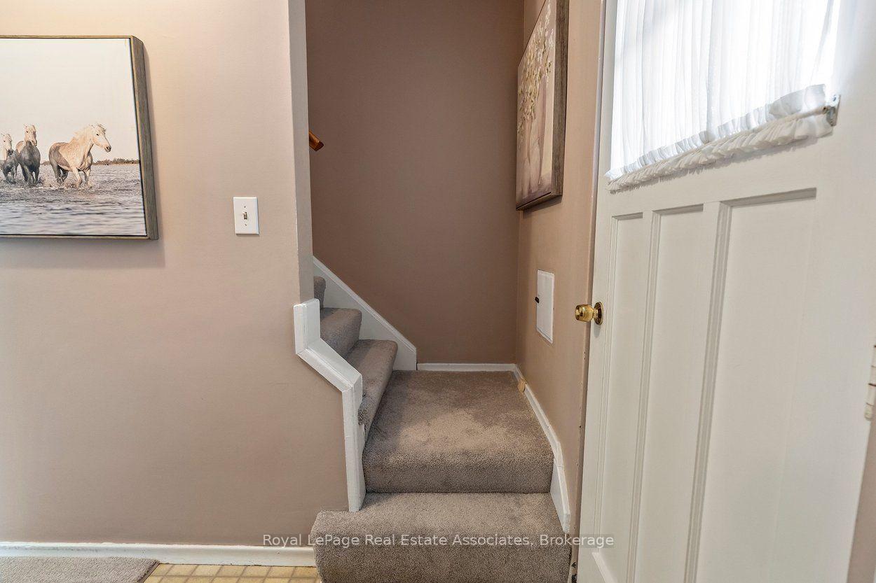 Photo 20 of 64 McIntyre Crescent, Halton Hills, Georgetown — HOMEH