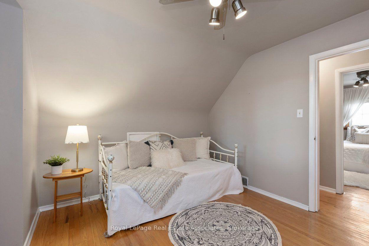 Photo 23 of 64 McIntyre Crescent, Halton Hills, Georgetown — HOMEH