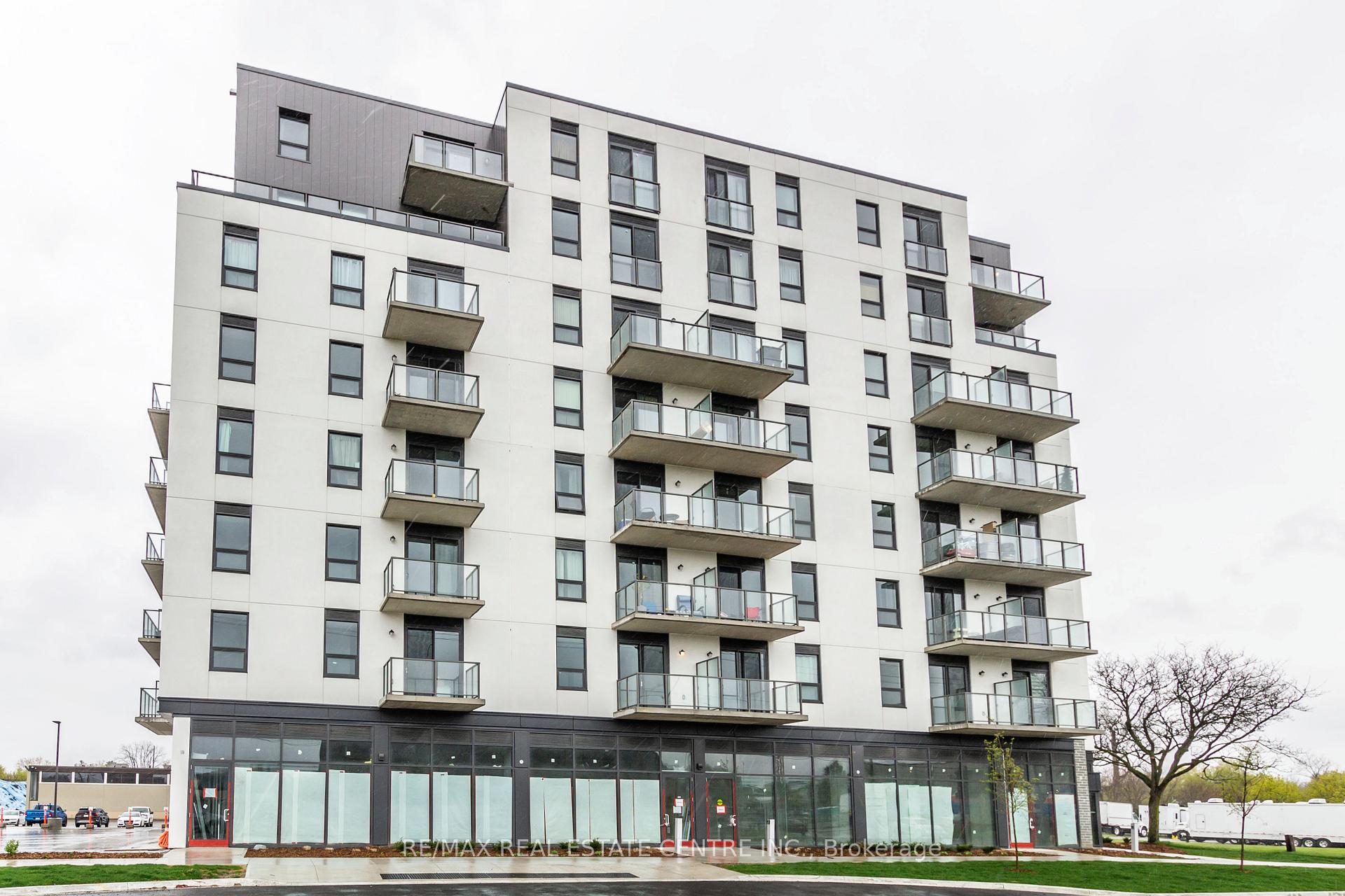 Front of Unit 812, 7 Erie Avenue