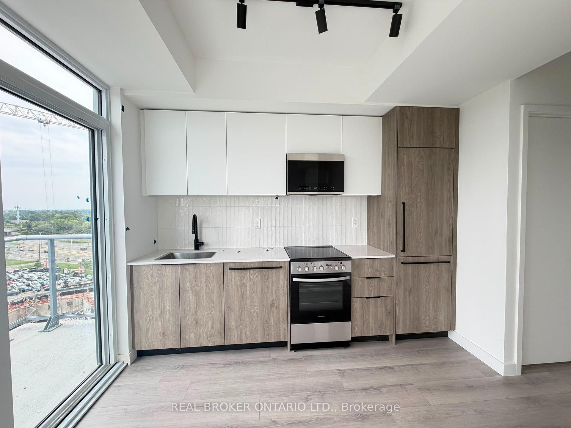 Front of Unit 805, 1635 Military Trail