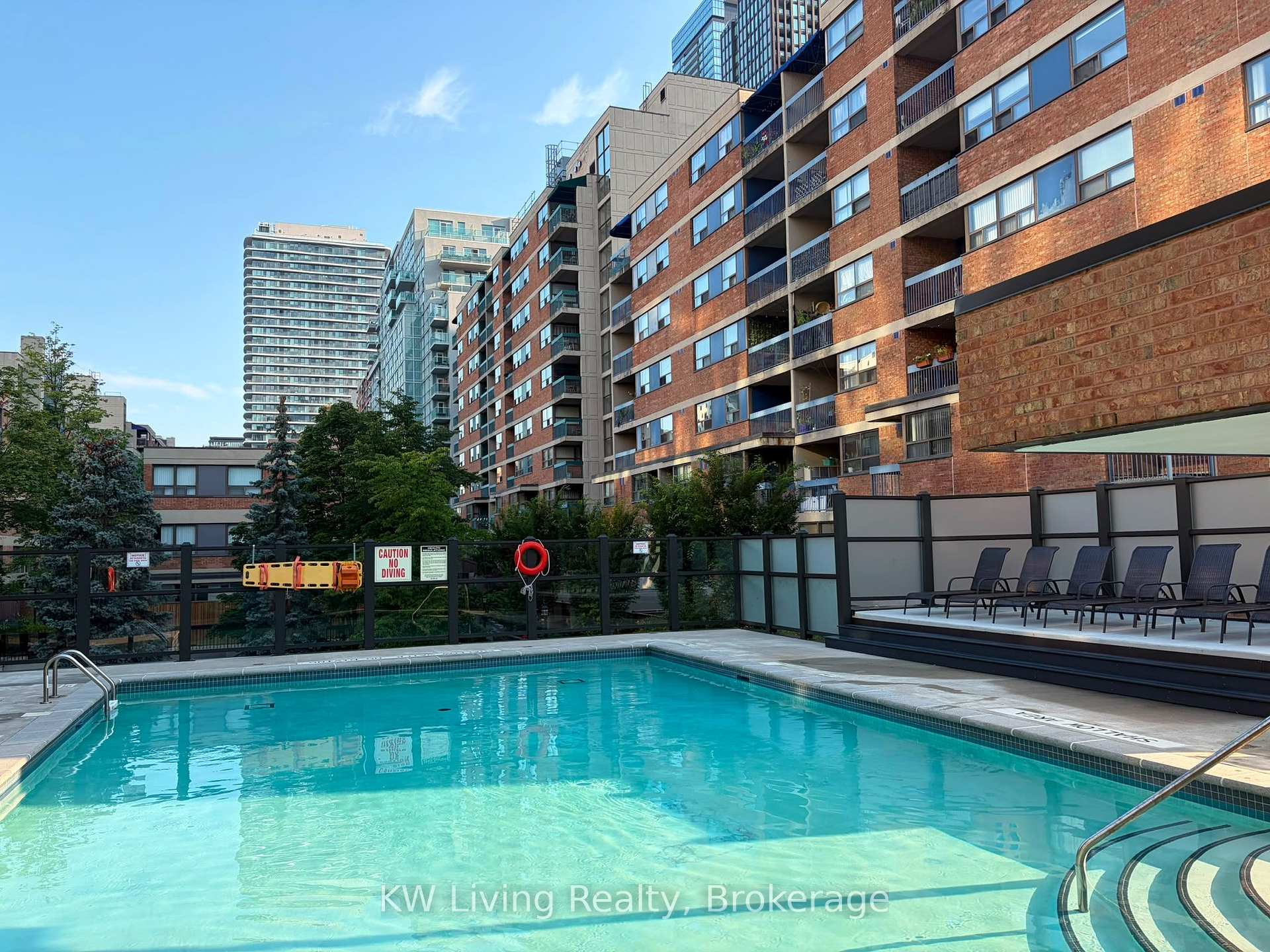 Photo 11 of Unit 936, 60 St Patrick Street, Toronto, Kensington-Chinatown — HOMEH