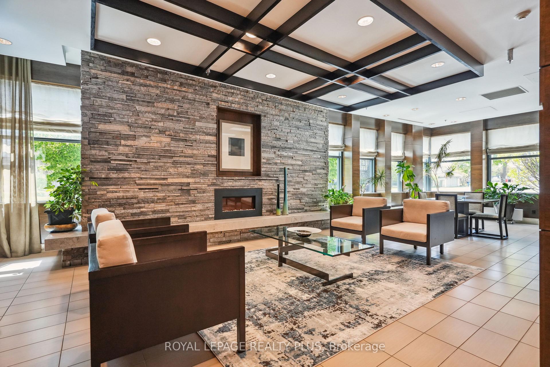 Photo 3 of Unit 403, 1 Hurontario Street, Mississauga, Port Credit — HOMEH