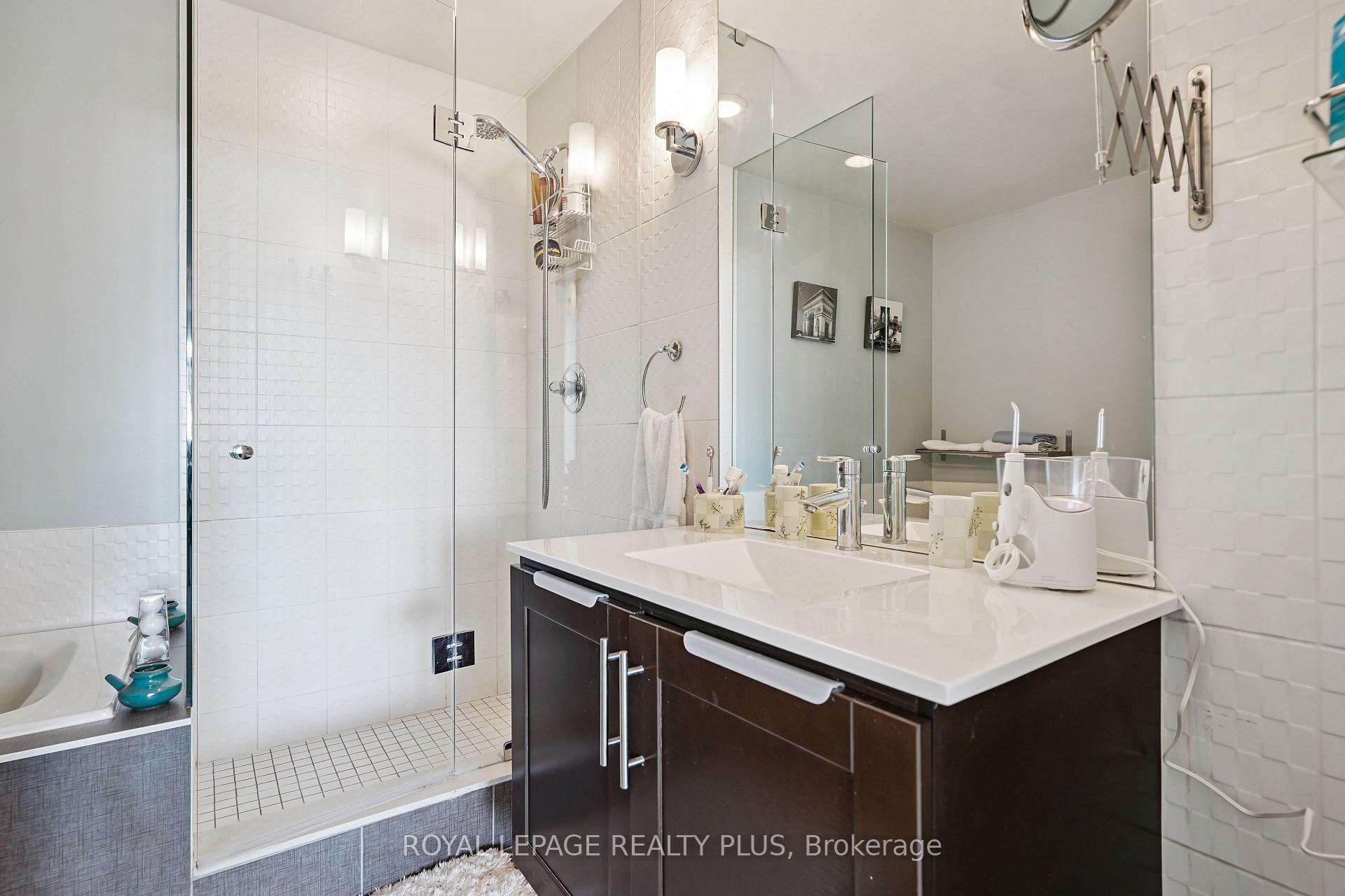 Photo 15 of Unit 403, 1 Hurontario Street, Mississauga, Port Credit — HOMEH