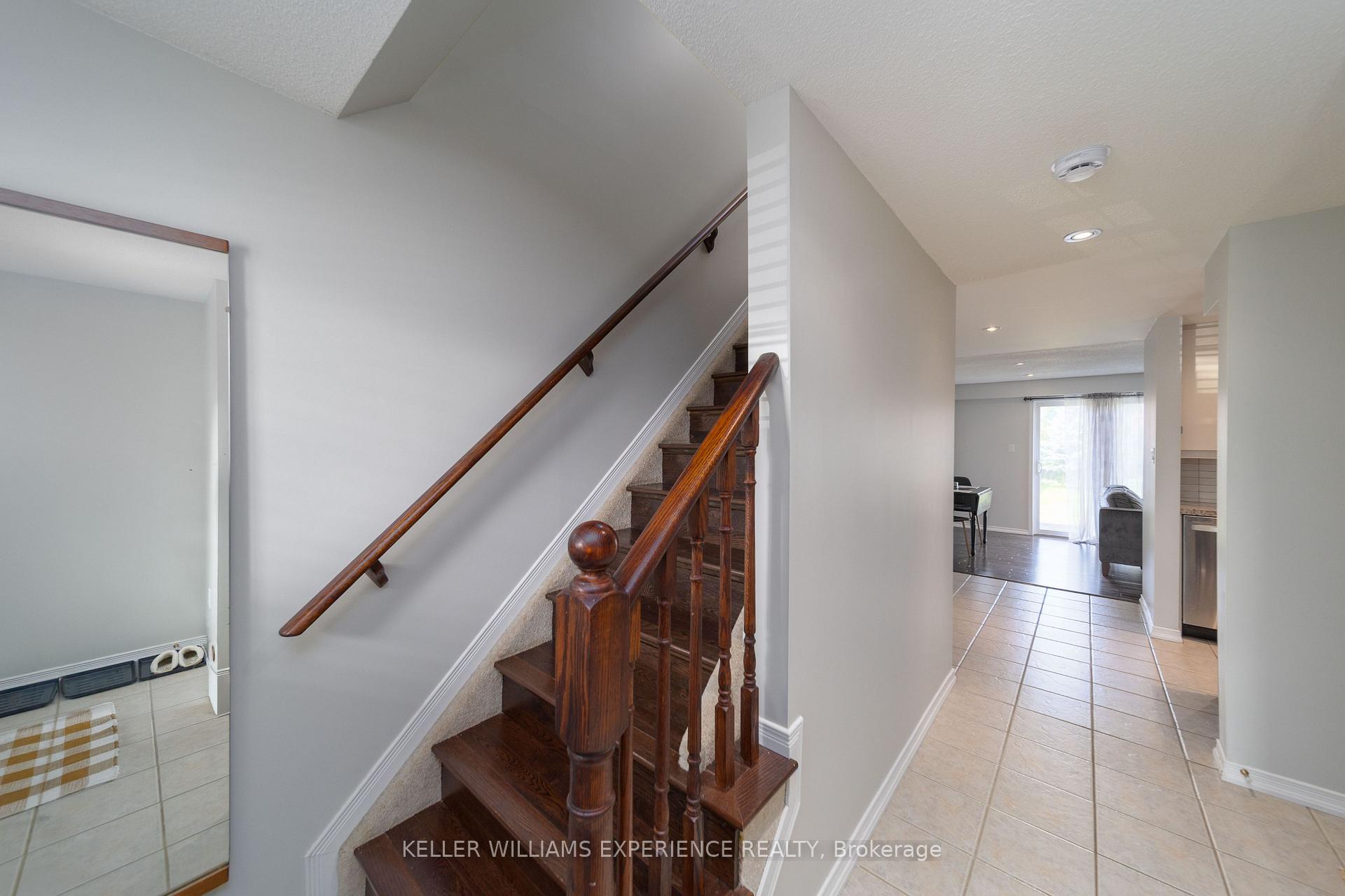 Photo 3 of 12 Monarchy Street, Barrie, Innis-Shore — HOMEH