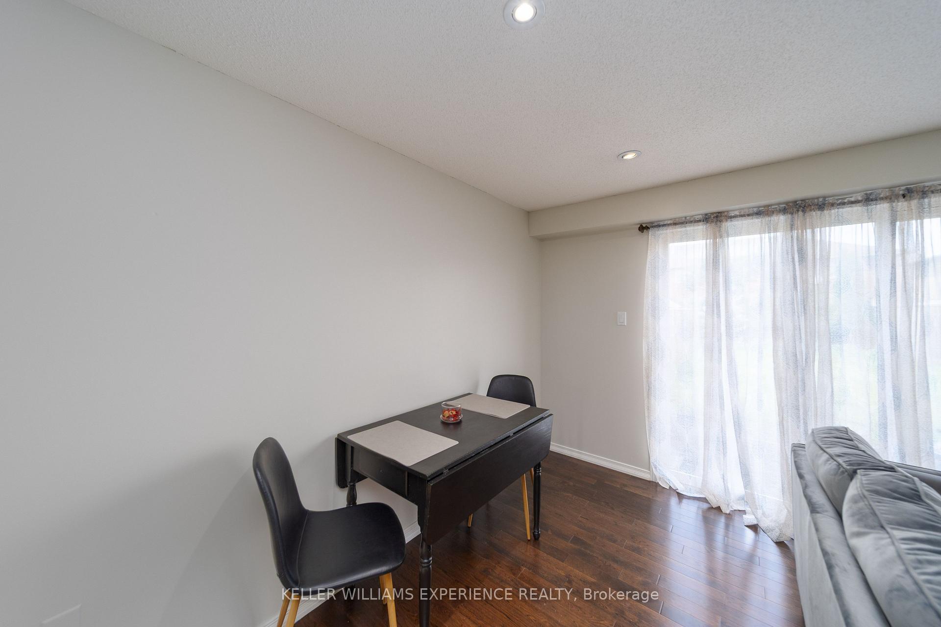 Photo 9 of 12 Monarchy Street, Barrie, Innis-Shore — HOMEH