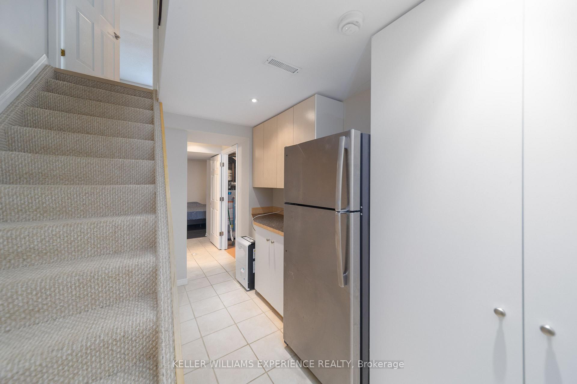 Photo 10 of 12 Monarchy Street, Barrie, Innis-Shore — HOMEH