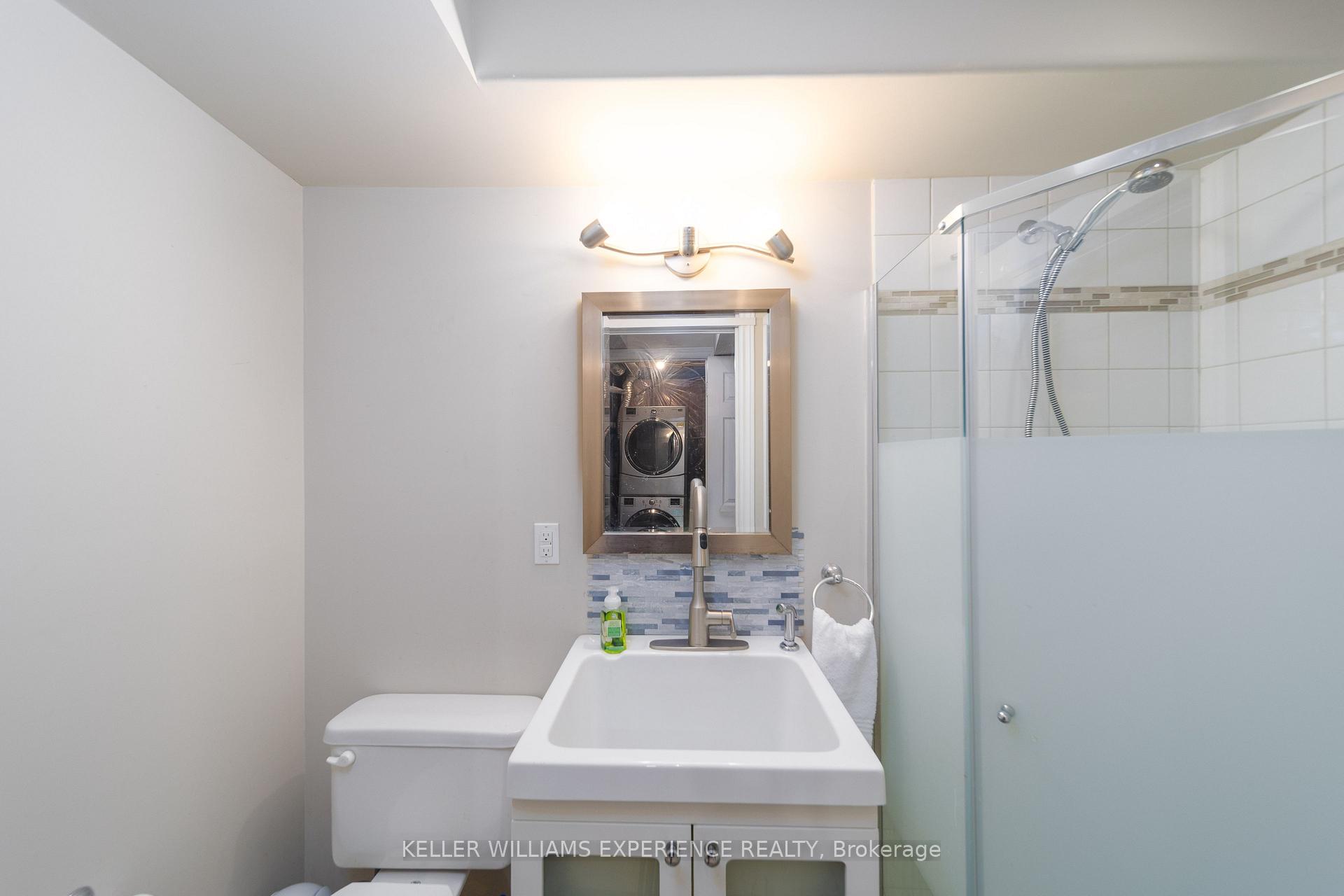 Photo 11 of 12 Monarchy Street, Barrie, Innis-Shore — HOMEH