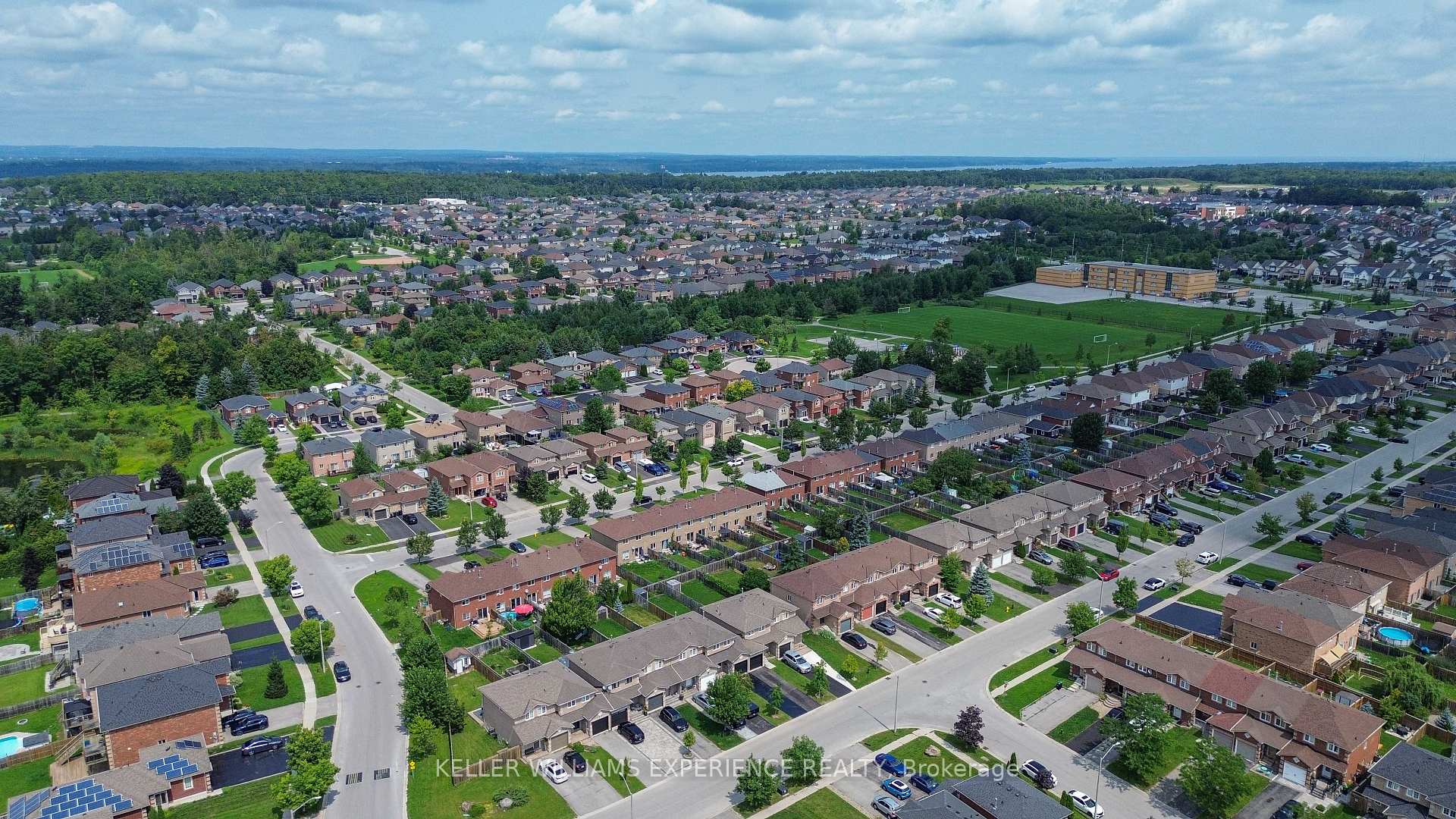 Photo 23 of 12 Monarchy Street, Barrie, Innis-Shore — HOMEH