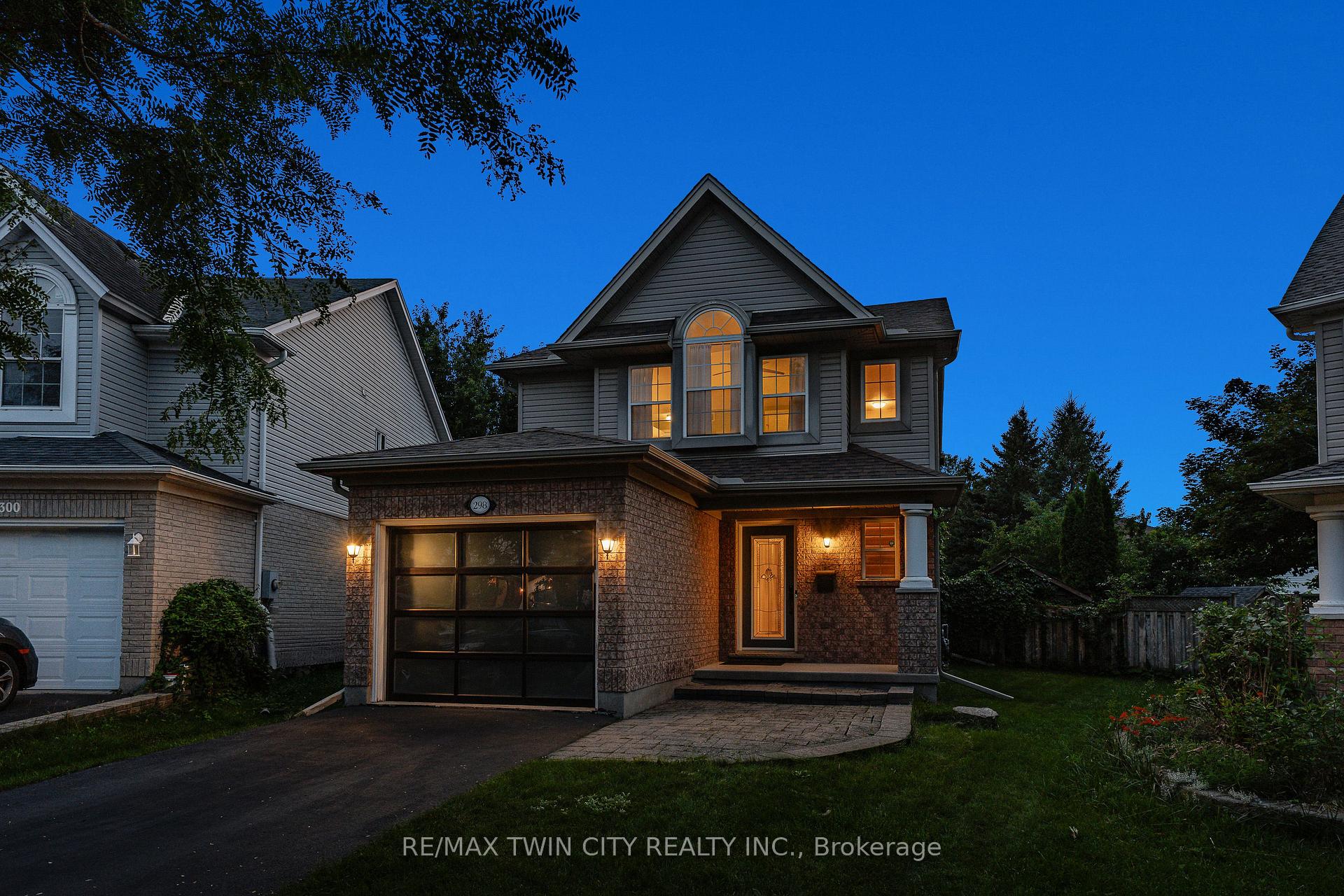Photo 2 of 298 Pineland Place, Waterloo, Columbia Forest — HOMEH