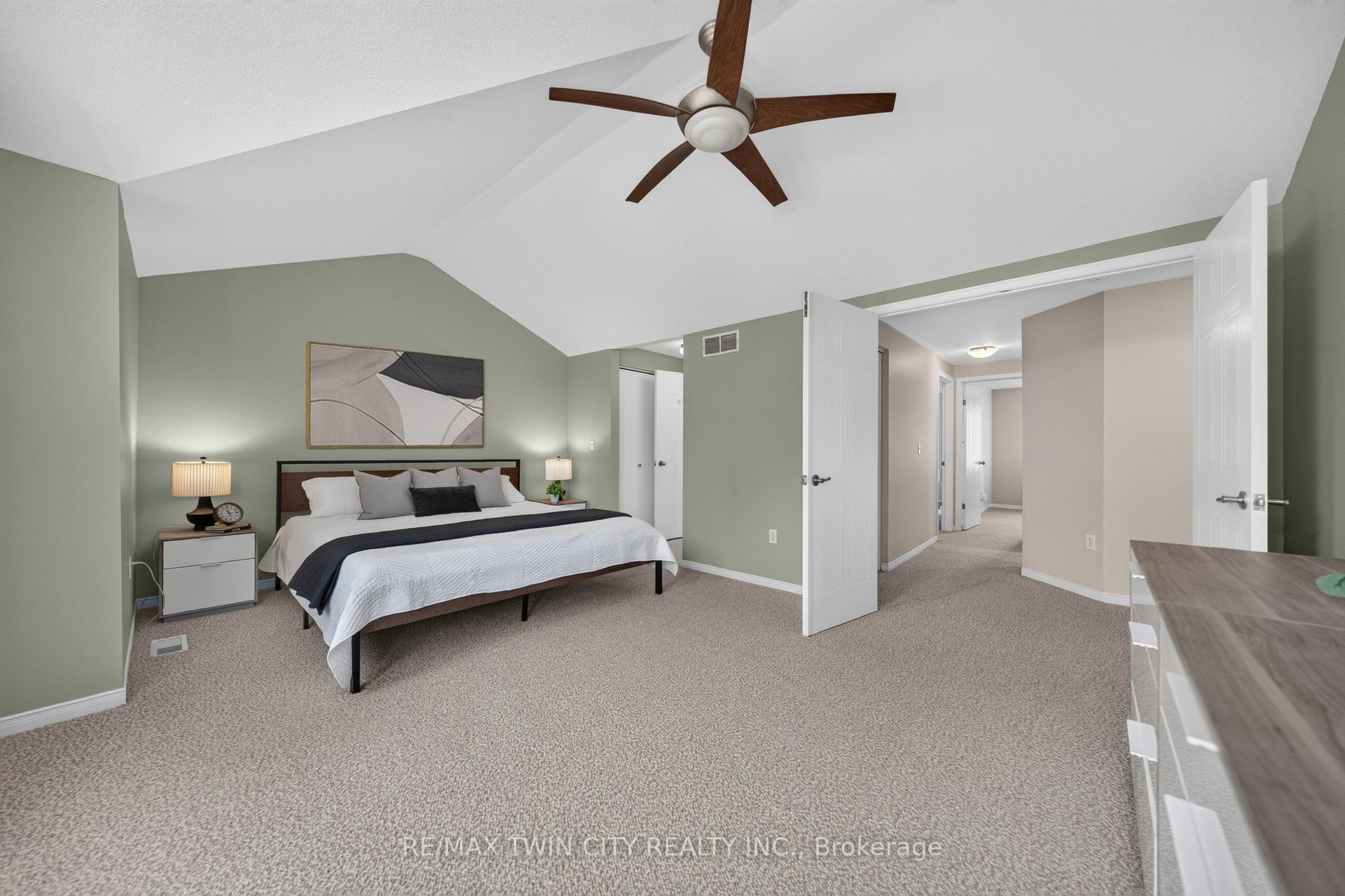 Photo 21 of 298 Pineland Place, Waterloo, Columbia Forest — HOMEH
