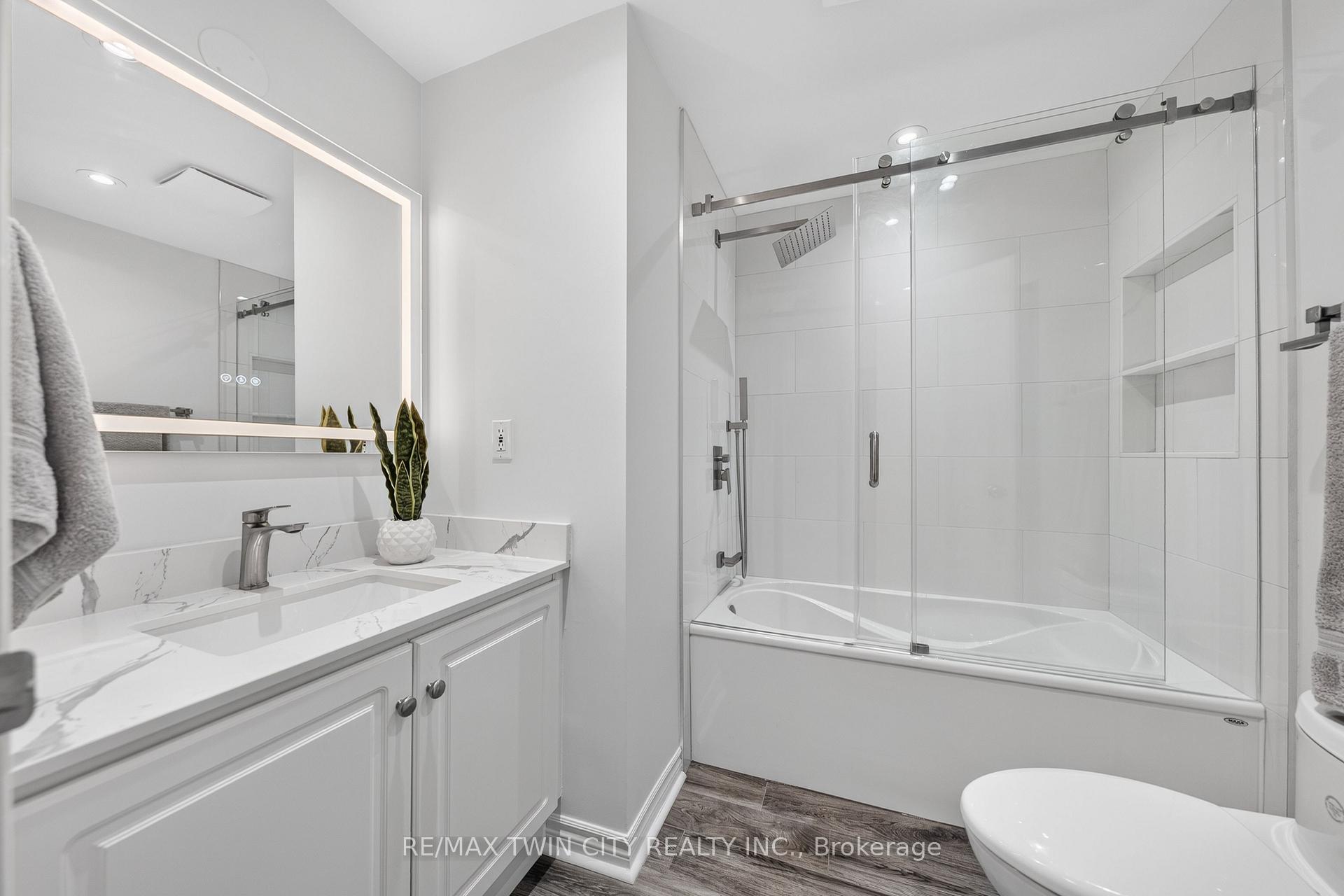 Photo 26 of 298 Pineland Place, Waterloo, Columbia Forest — HOMEH