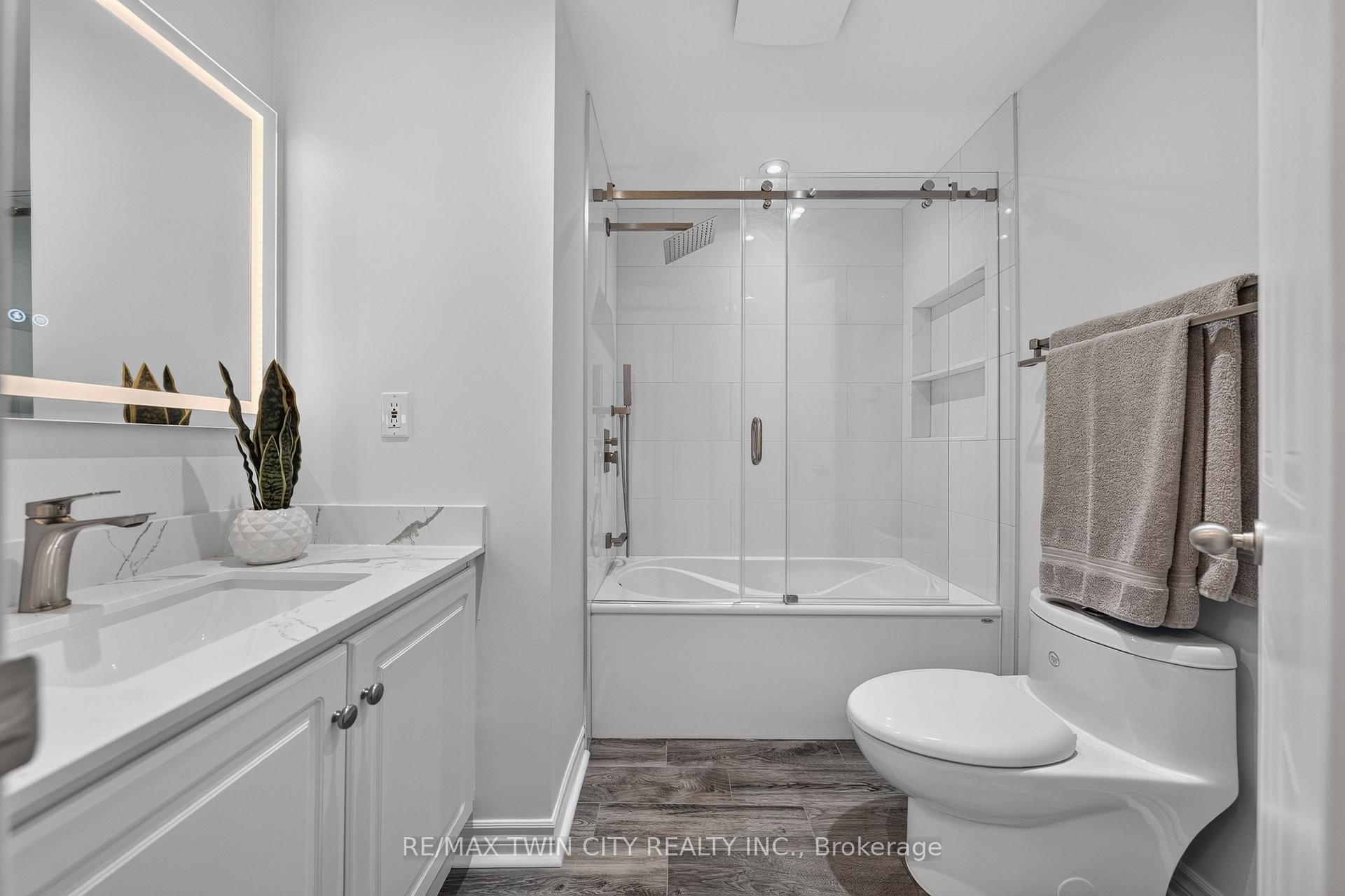 Photo 27 of 298 Pineland Place, Waterloo, Columbia Forest — HOMEH