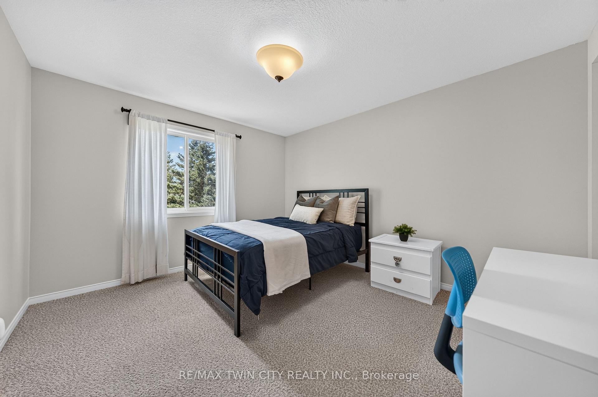 Photo 28 of 298 Pineland Place, Waterloo, Columbia Forest — HOMEH