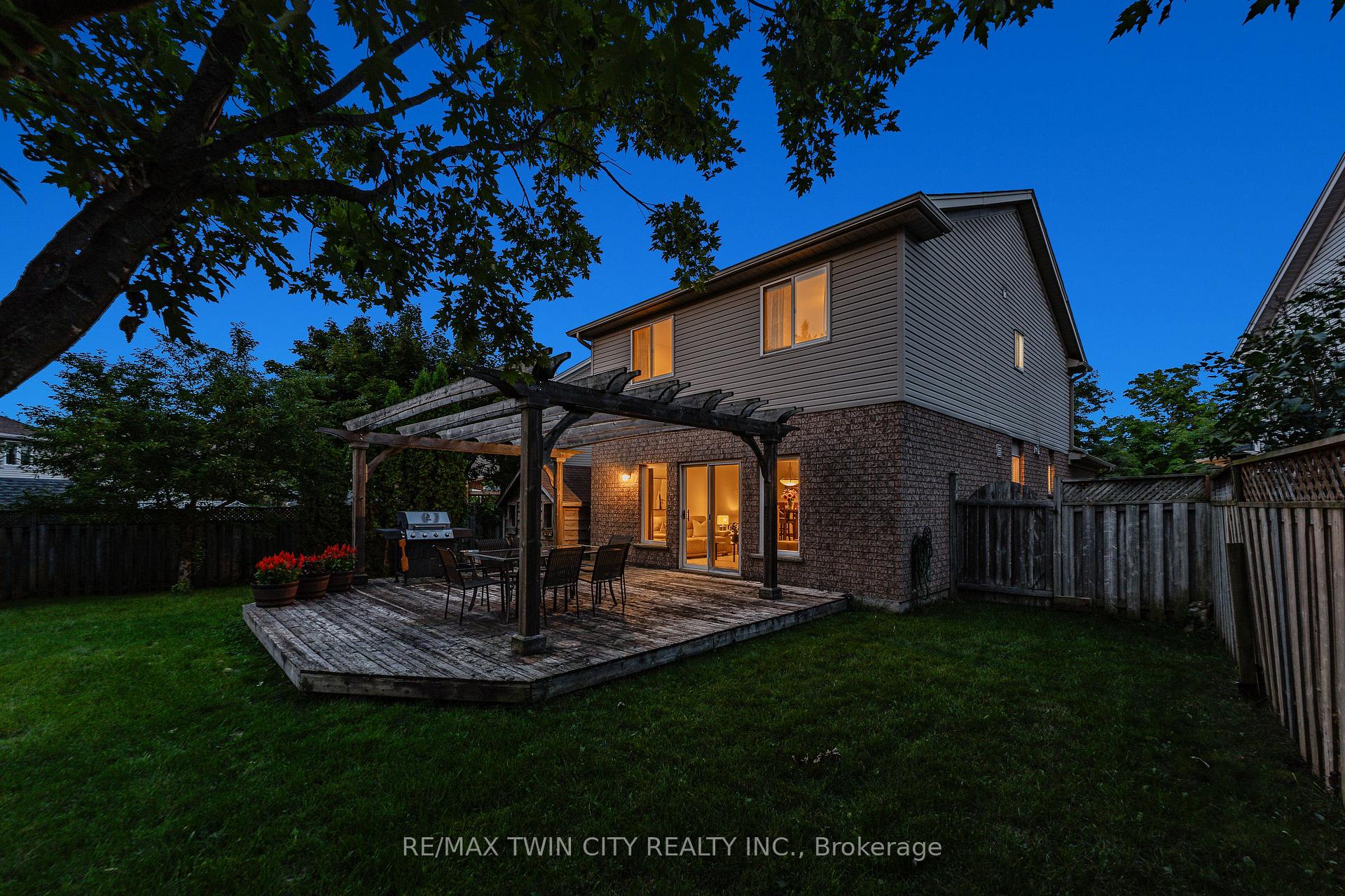 Photo 36 of 298 Pineland Place, Waterloo, Columbia Forest — HOMEH