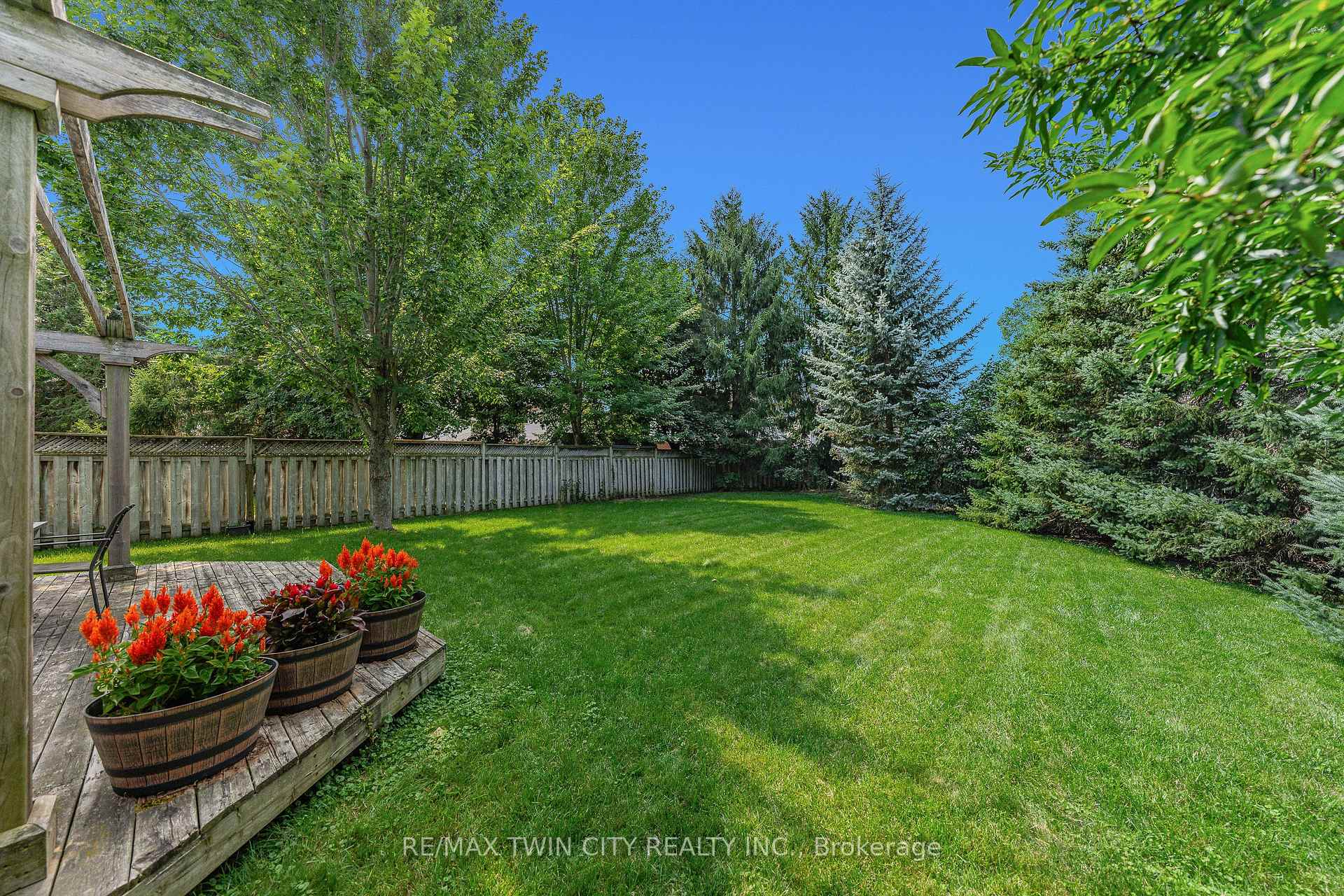 Photo 38 of 298 Pineland Place, Waterloo, Columbia Forest — HOMEH