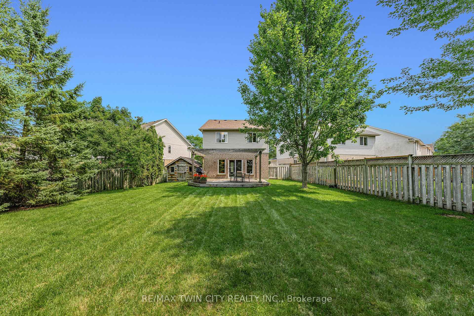 Photo 40 of 298 Pineland Place, Waterloo, Columbia Forest — HOMEH