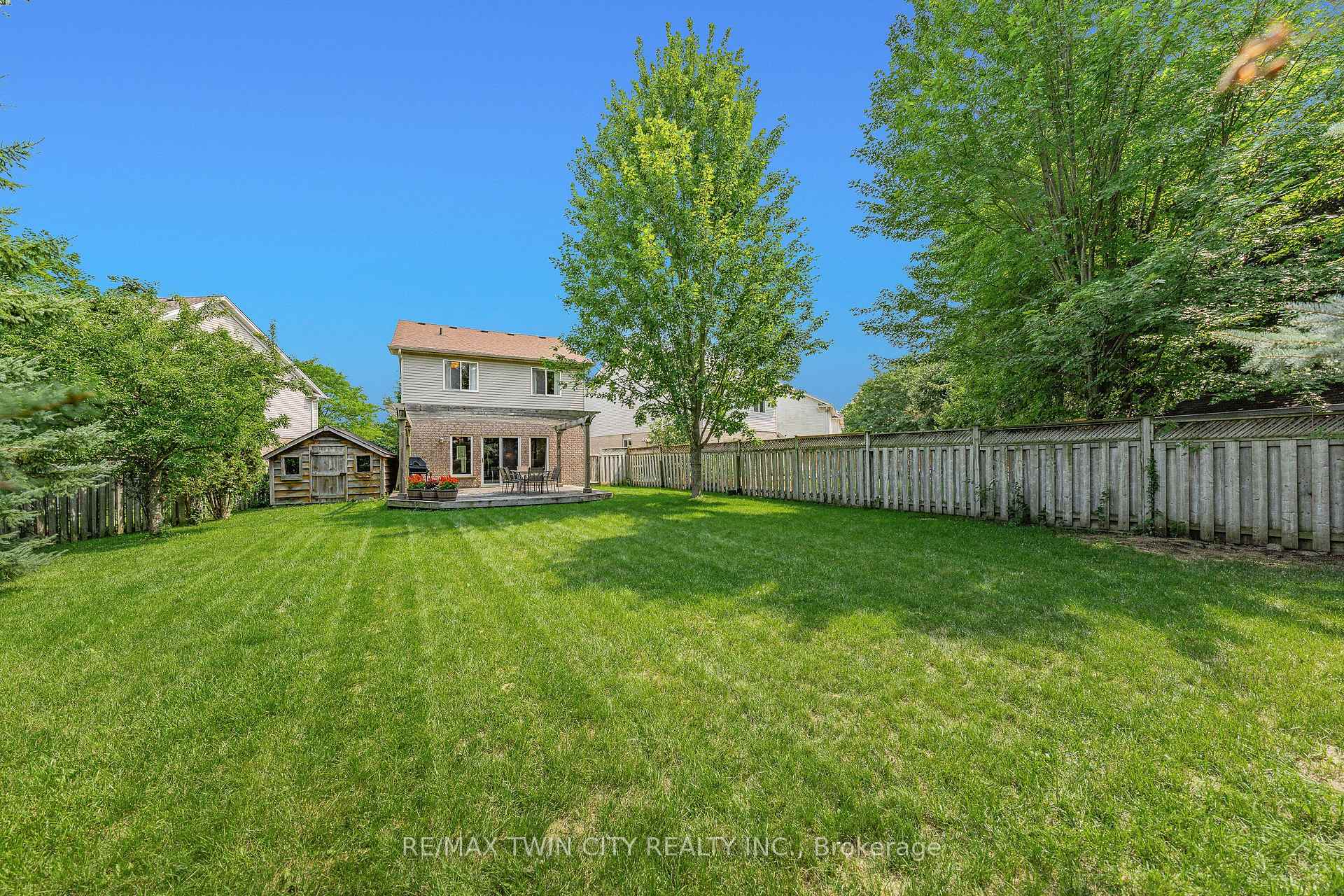 Photo 42 of 298 Pineland Place, Waterloo, Columbia Forest — HOMEH