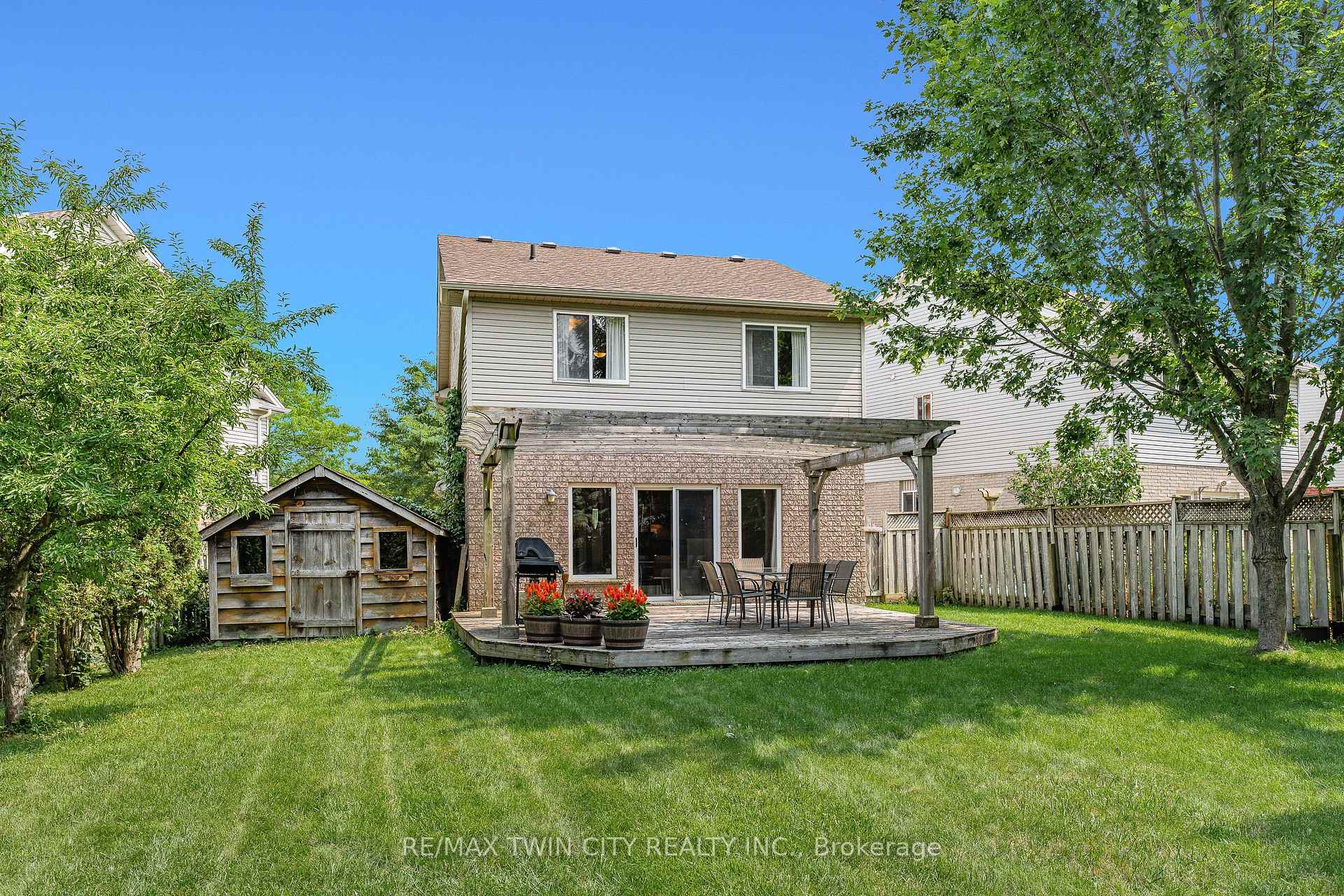 Photo 43 of 298 Pineland Place, Waterloo, Columbia Forest — HOMEH