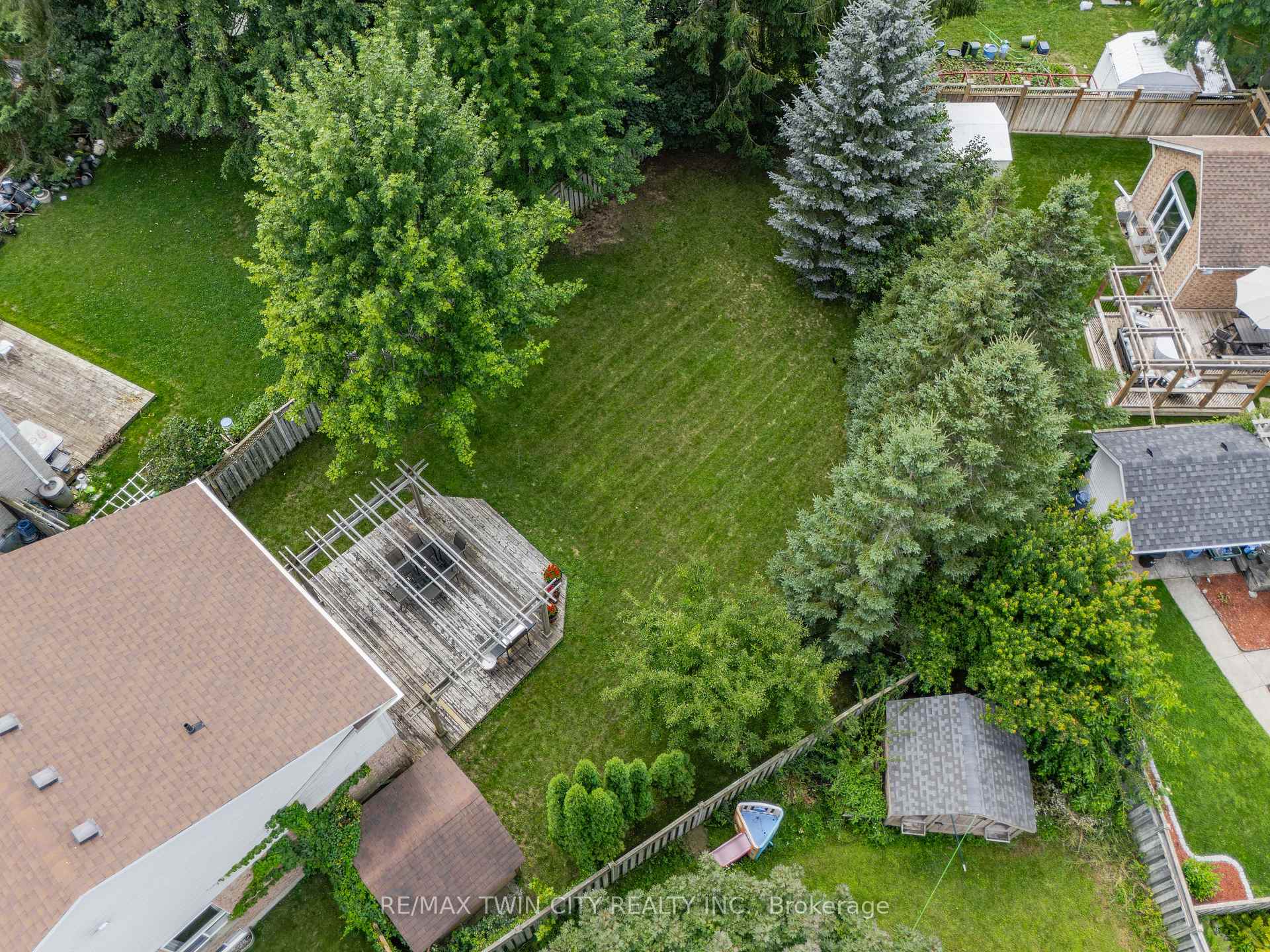 Photo 47 of 298 Pineland Place, Waterloo, Columbia Forest — HOMEH